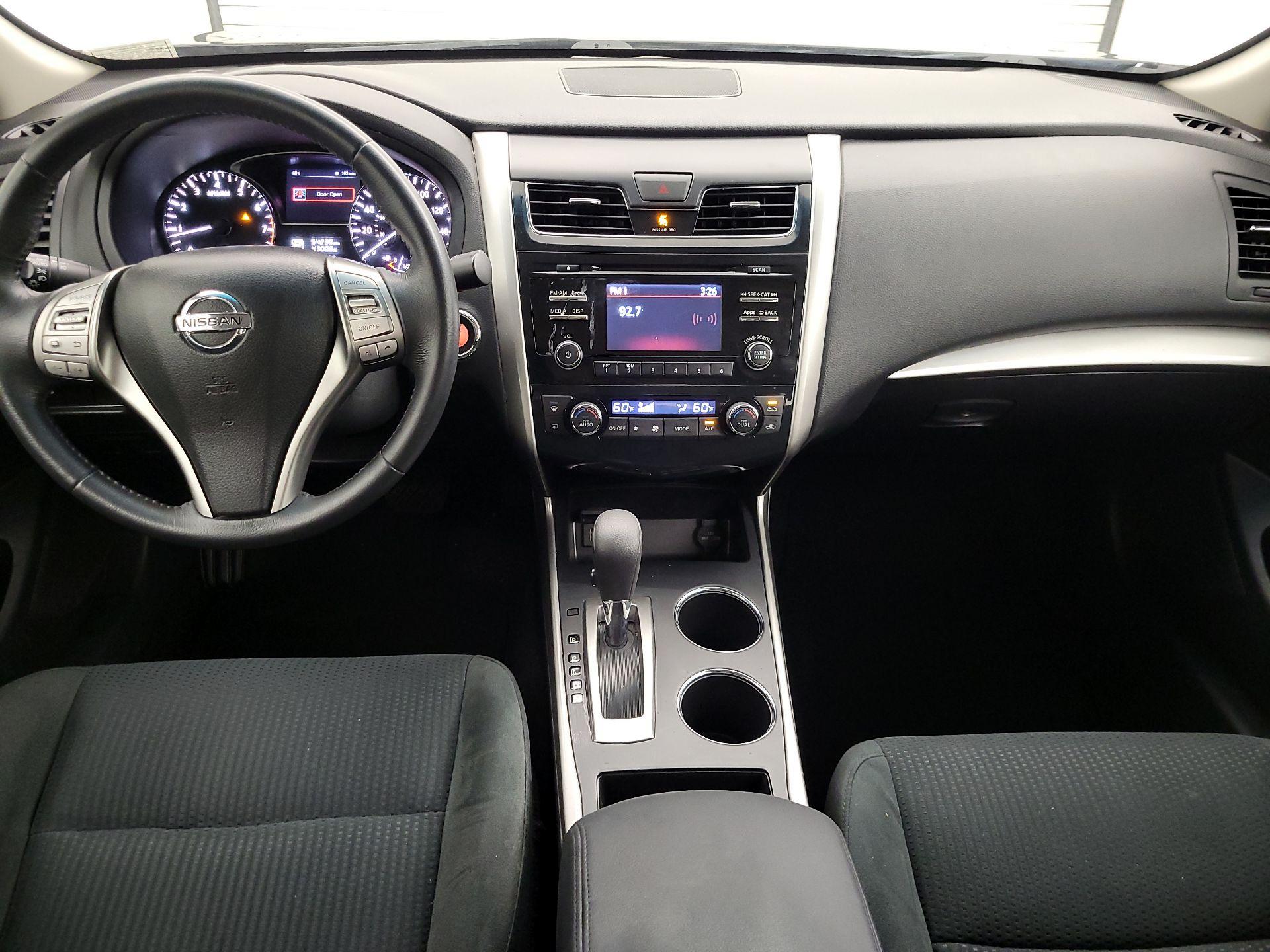 Thumbnail: 2015 Nissan Altima - 9