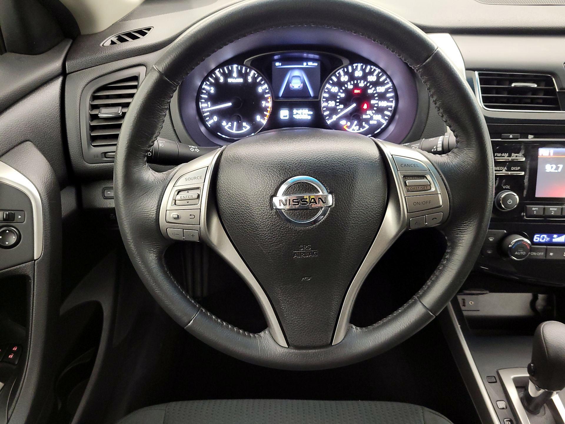 Thumbnail: 2015 Nissan Altima - 10