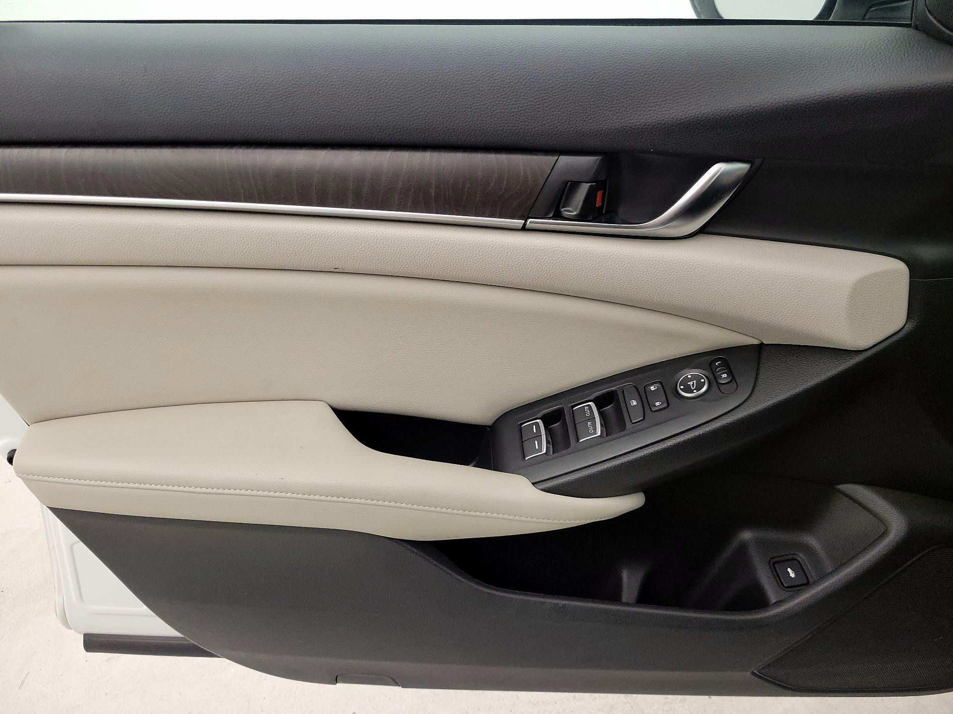 Thumbnail: 2018 Honda Accord - 12