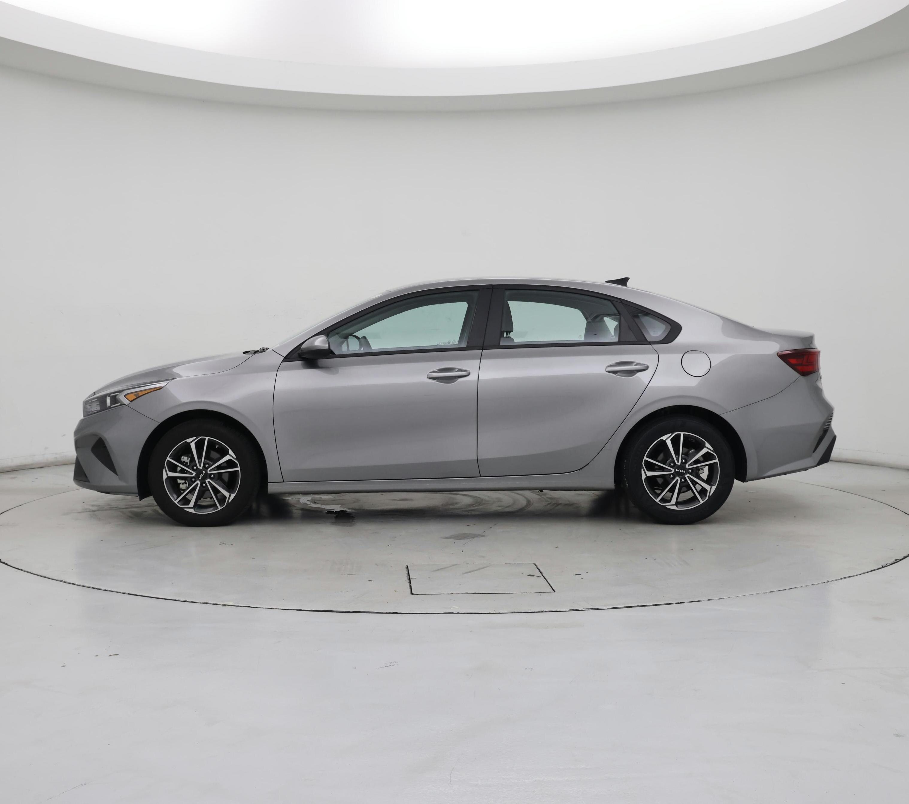 Thumbnail: 2023 Kia Forte - 3