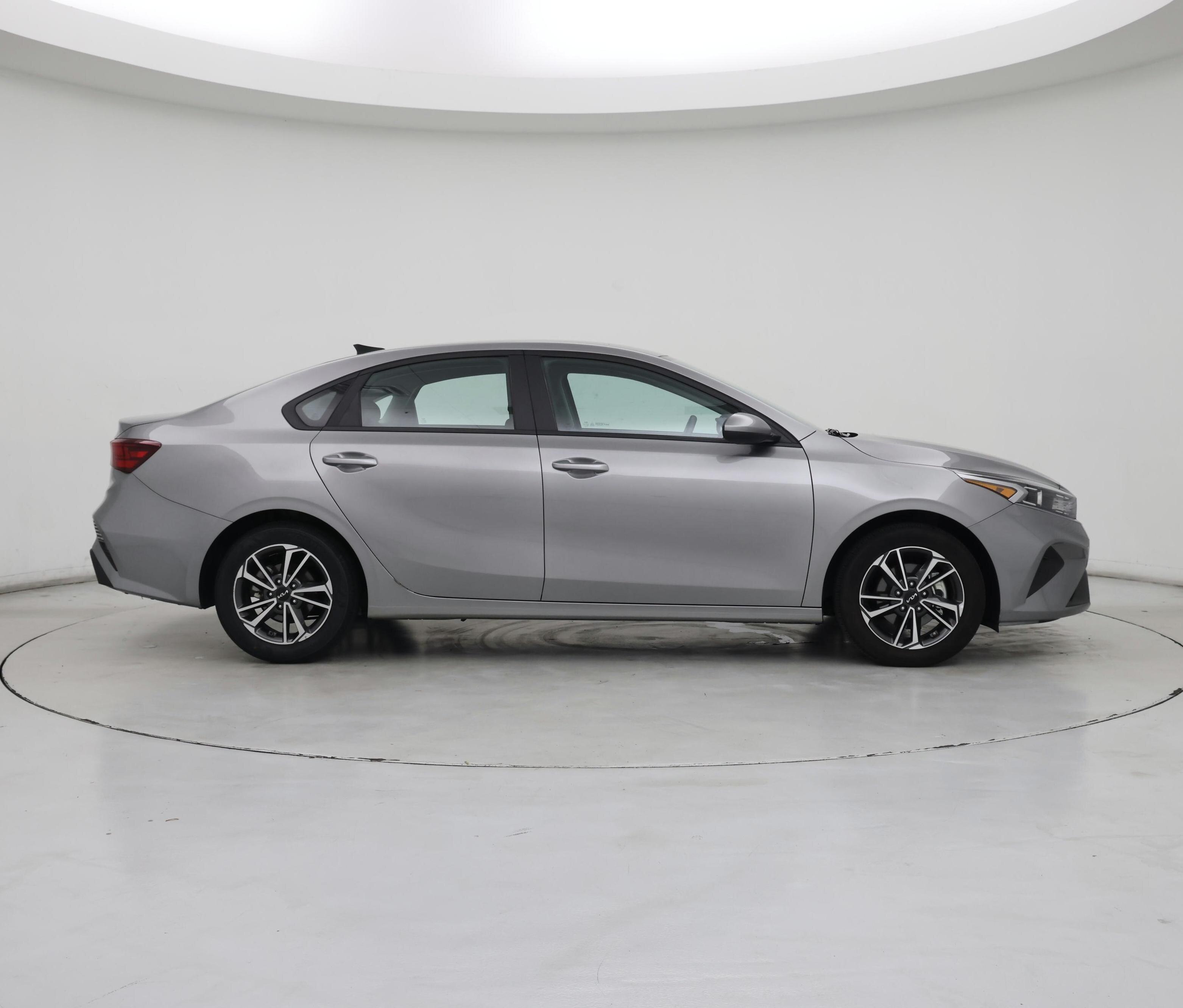 Thumbnail: 2023 Kia Forte - 7