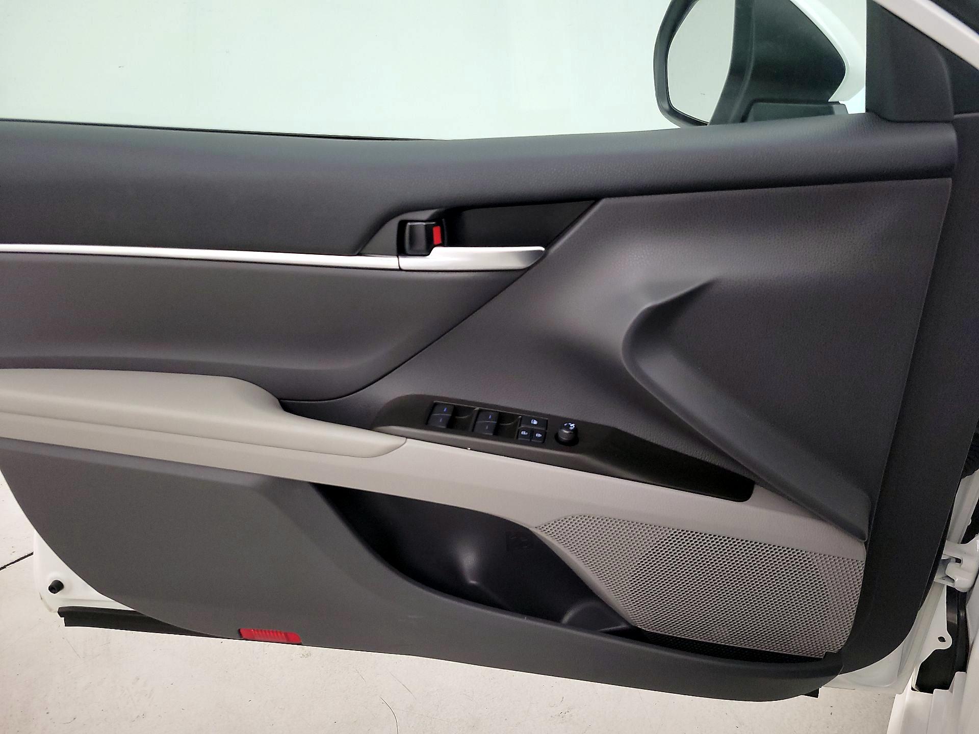 Thumbnail: 2021 Toyota Camry - 12