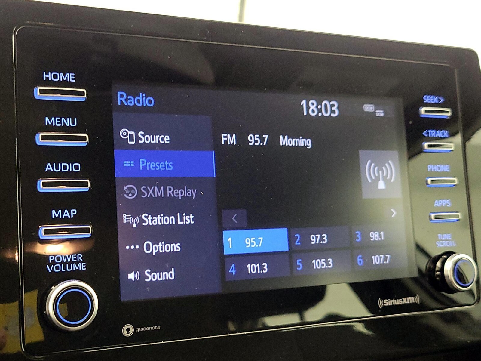 2021 Toyota Camry LE - Photo 16
