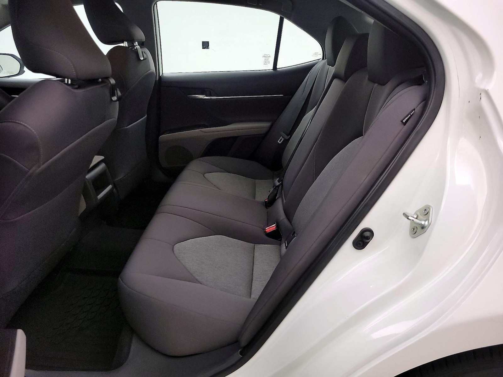 2021 Toyota Camry LE - Photo 20