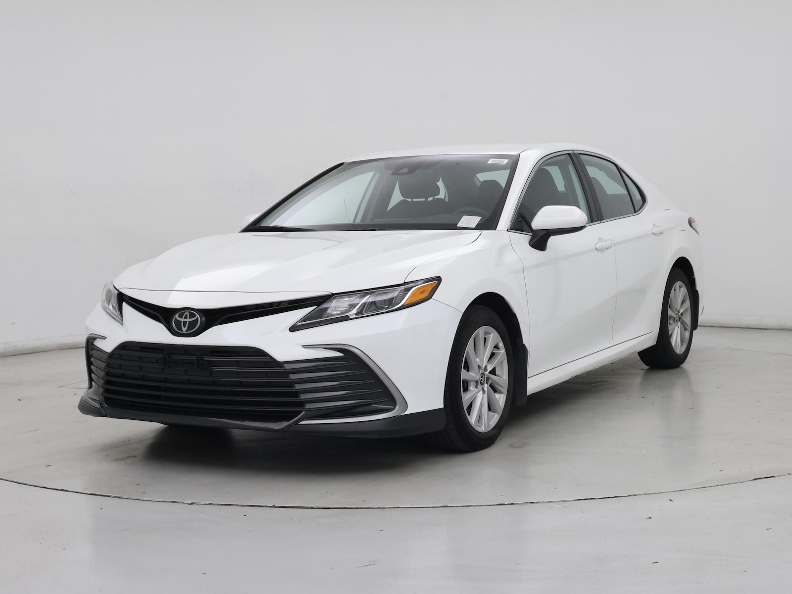 2021 Toyota Camry LE - Photo 5