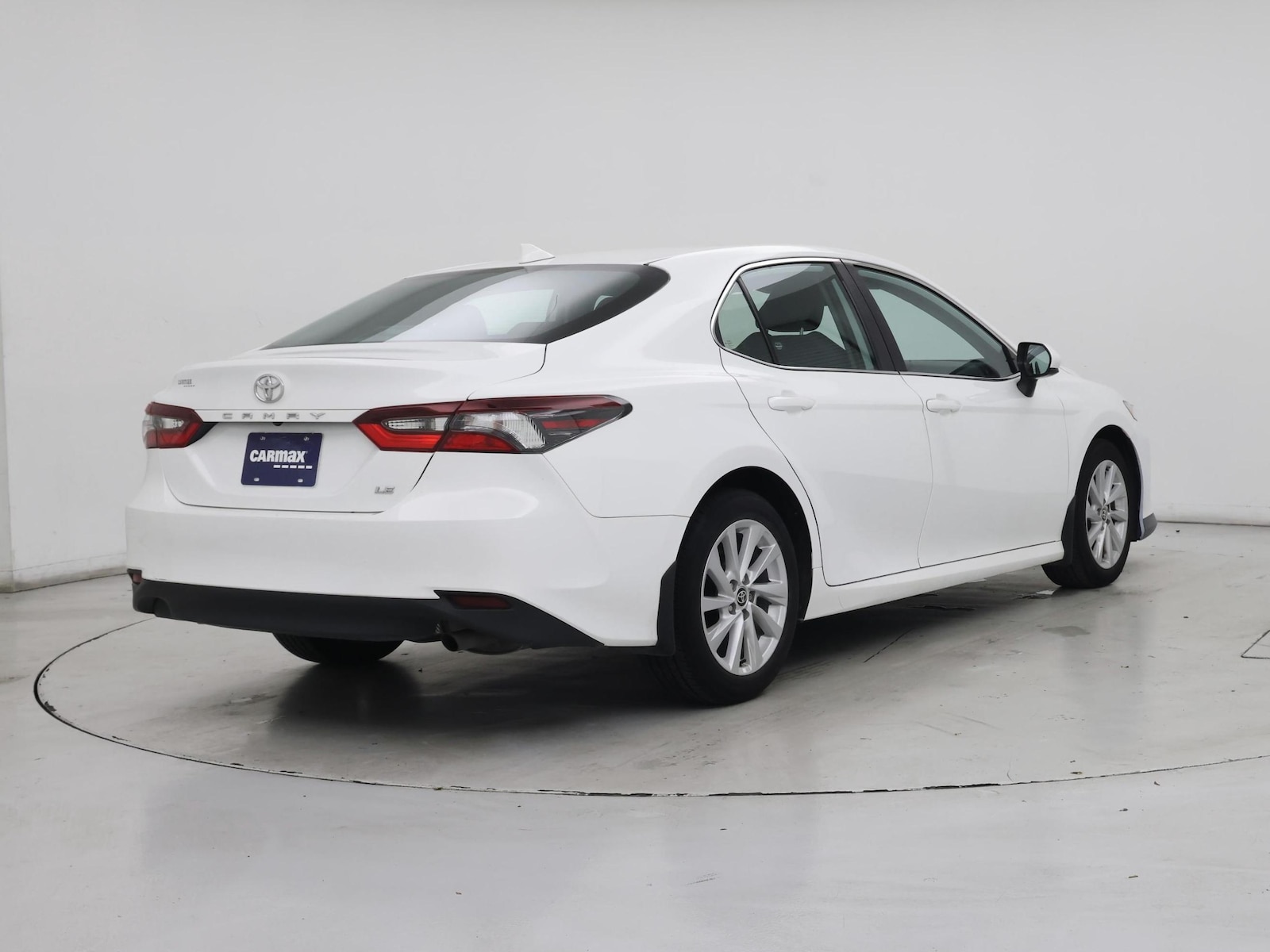 2021 Toyota Camry LE - Photo 9
