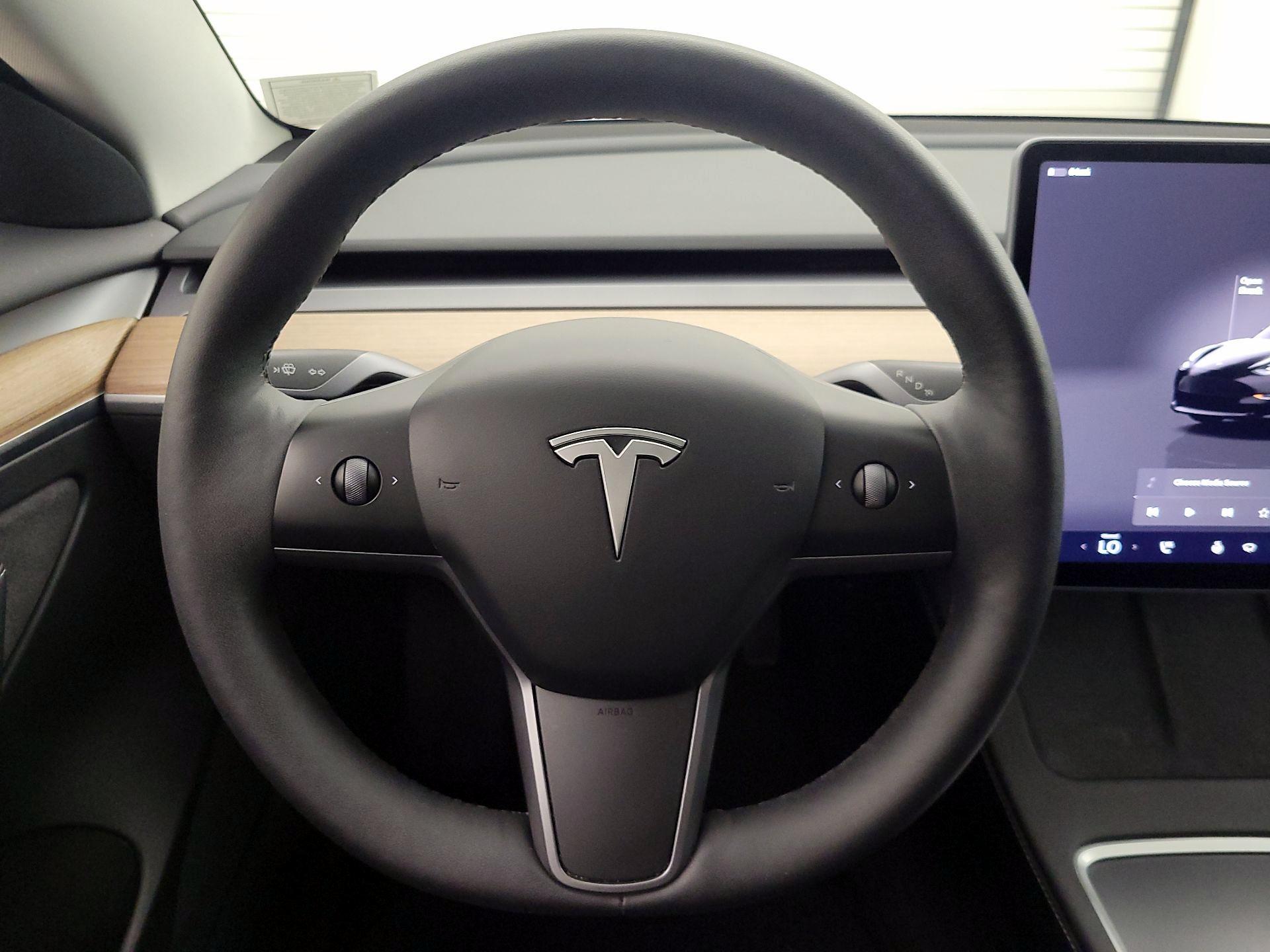 Thumbnail: 2023 Tesla Model 3 - 10