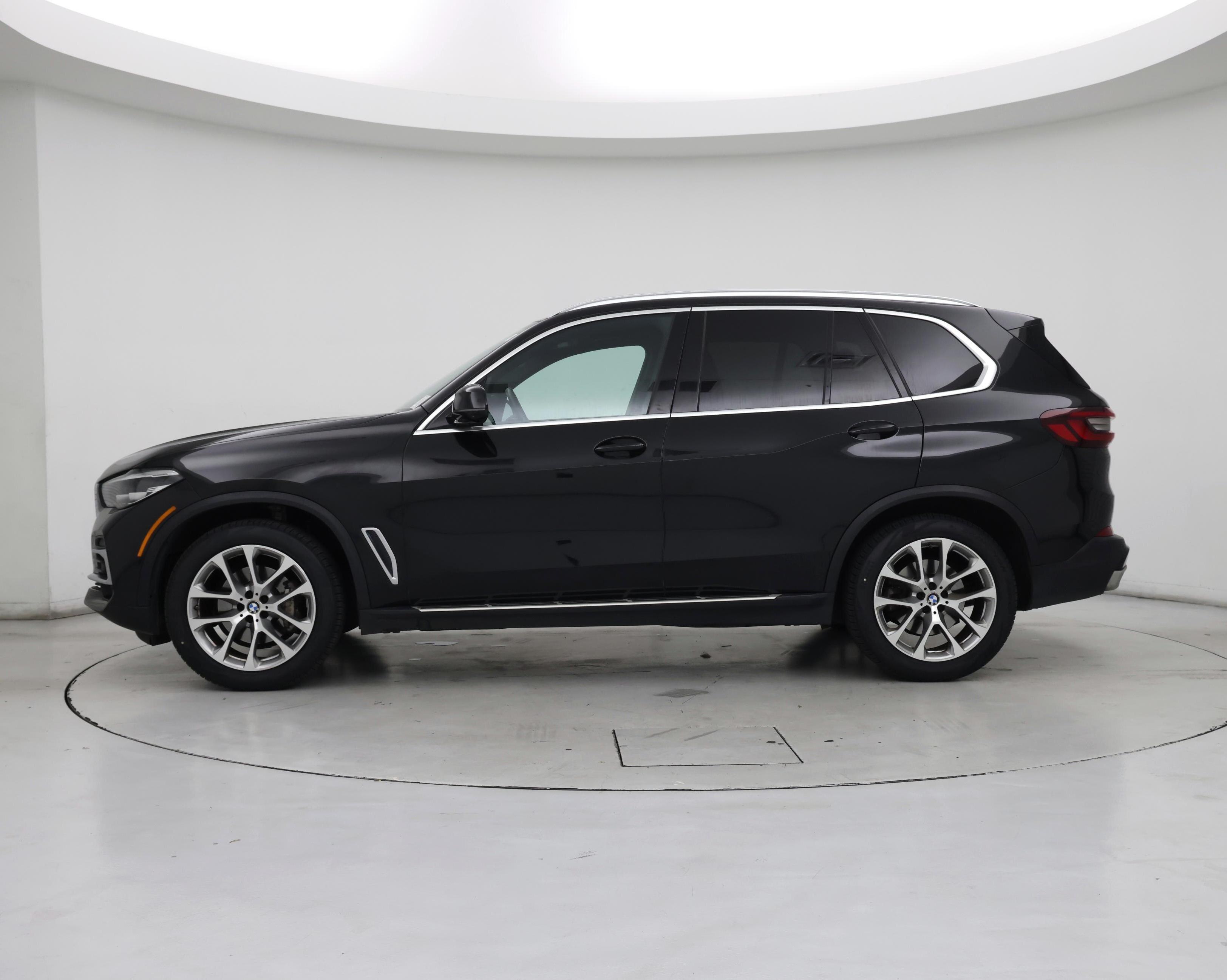 Thumbnail: 2023 BMW X5 - 3