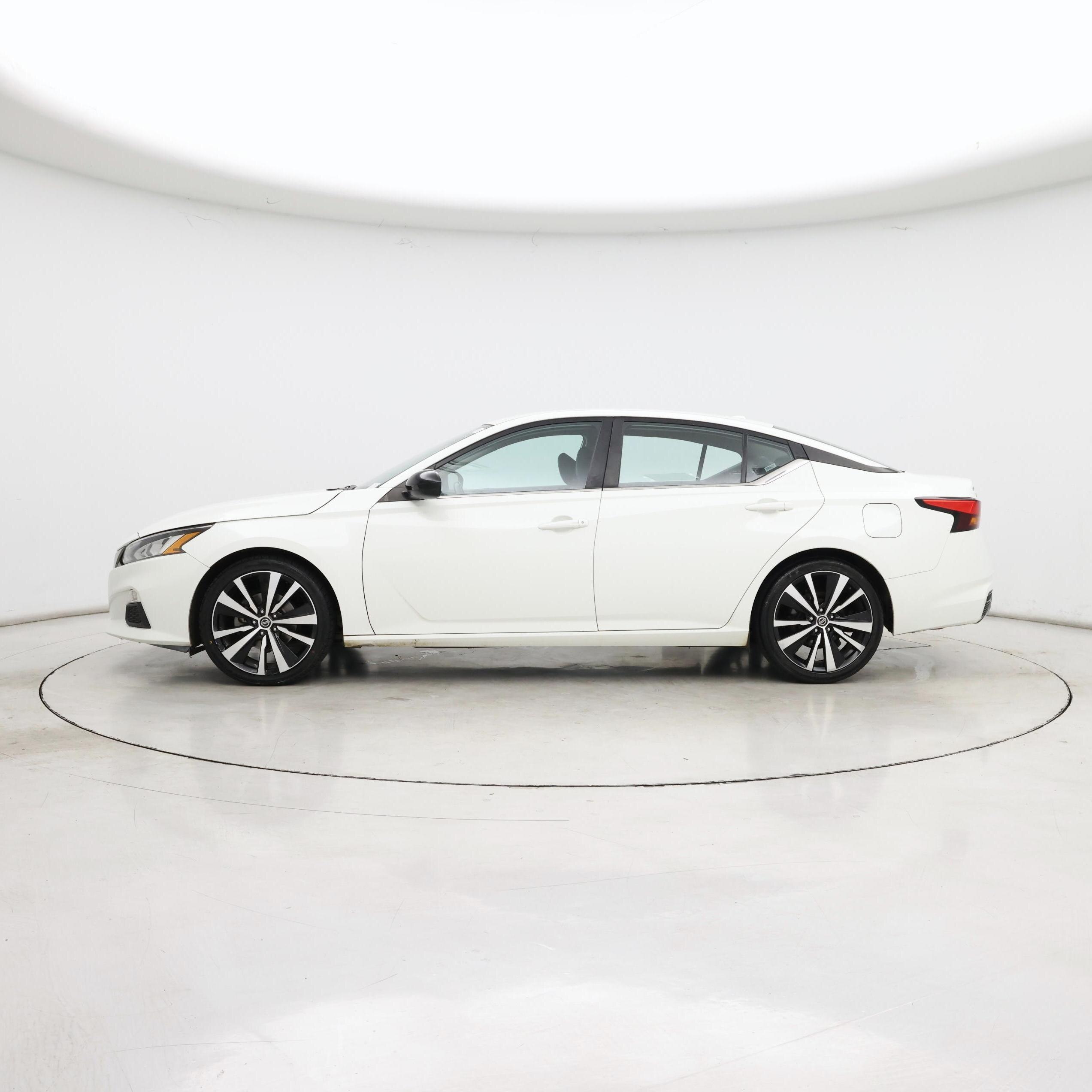 Thumbnail: 2021 Nissan Altima - 3