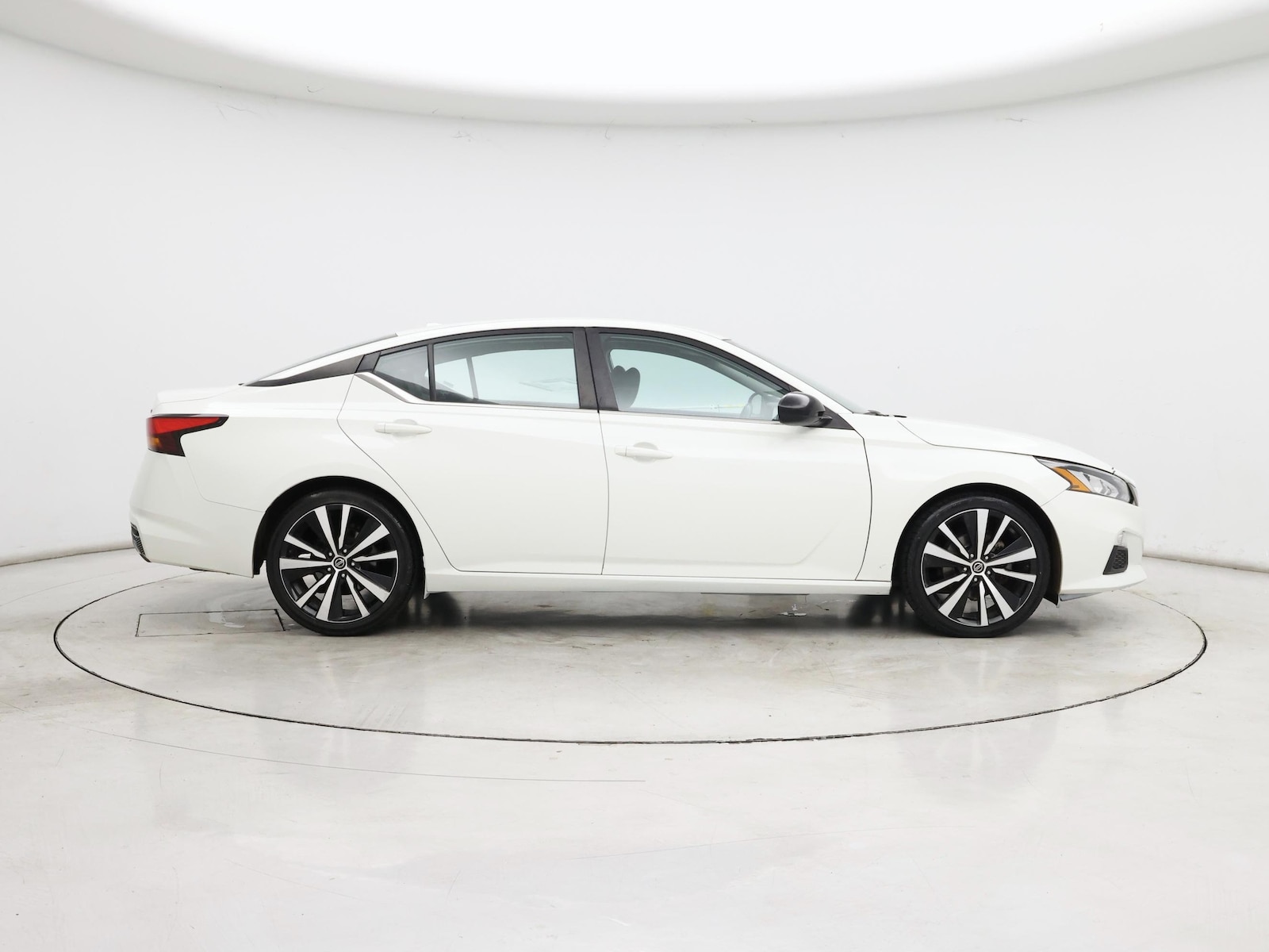 2021 Nissan Altima SR - Photo 8