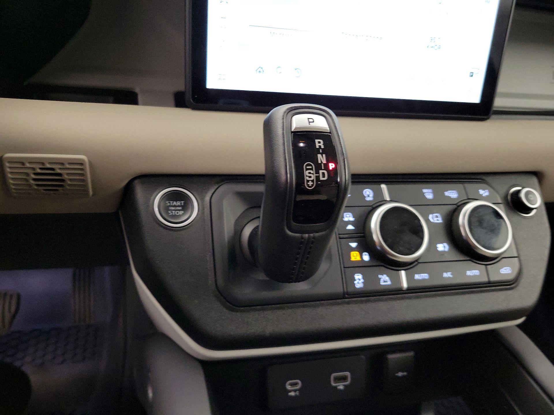 Thumbnail: 2021 Land Rover Defender - 18