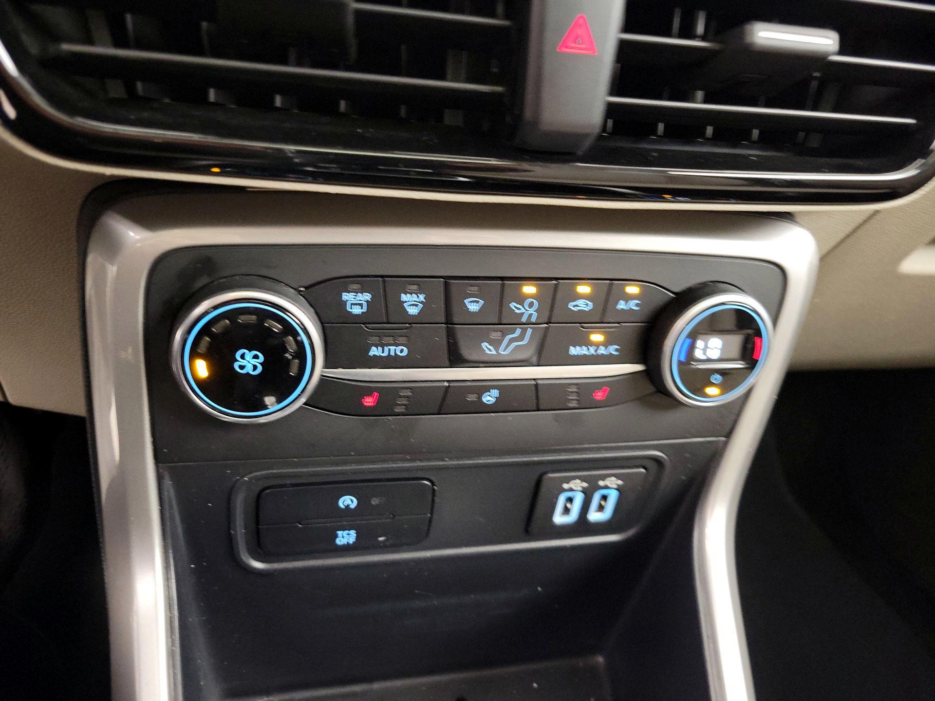 Thumbnail: 2021 Ford EcoSport - 18