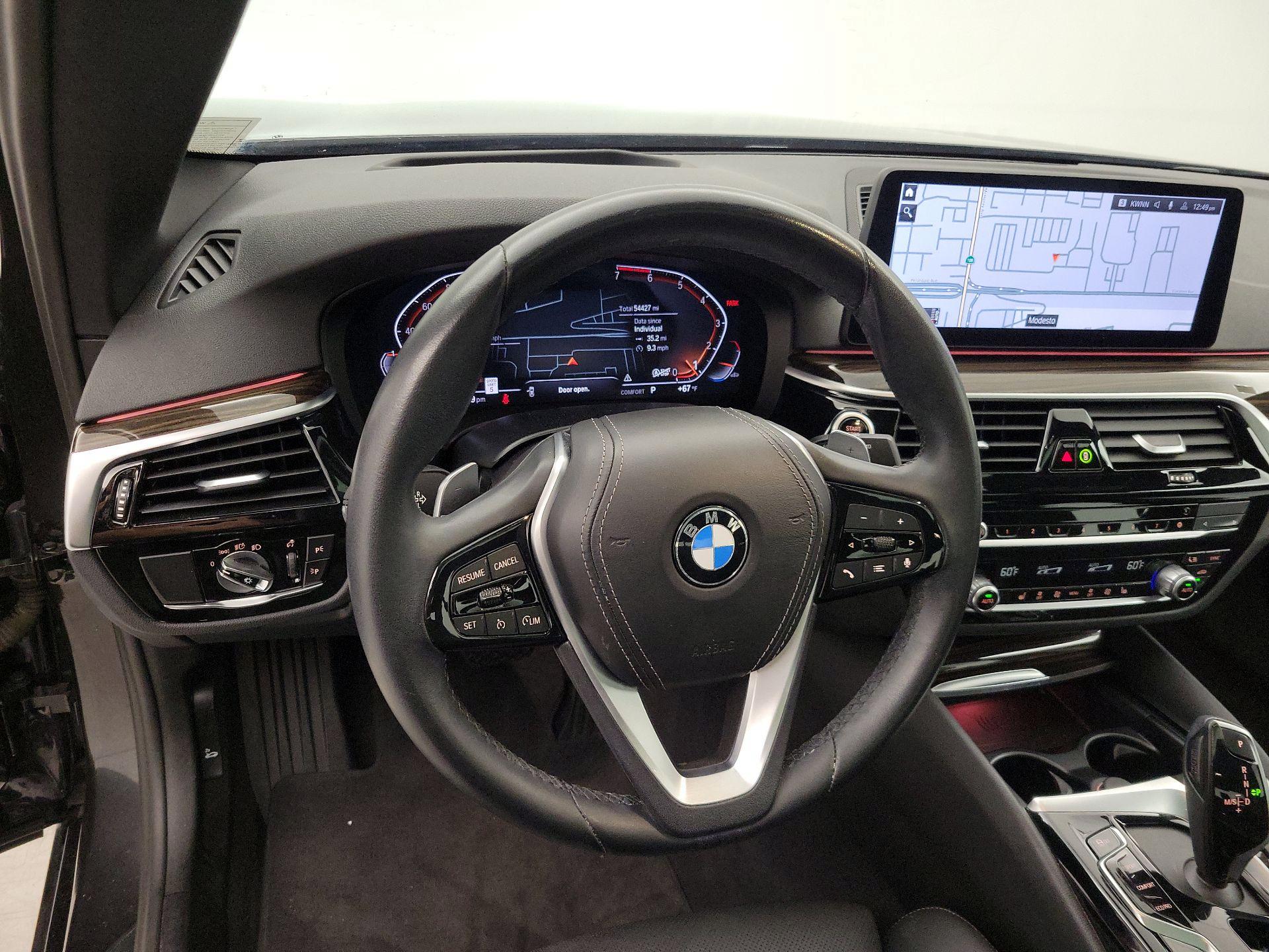 Thumbnail: 2023 BMW 5 Series - 10