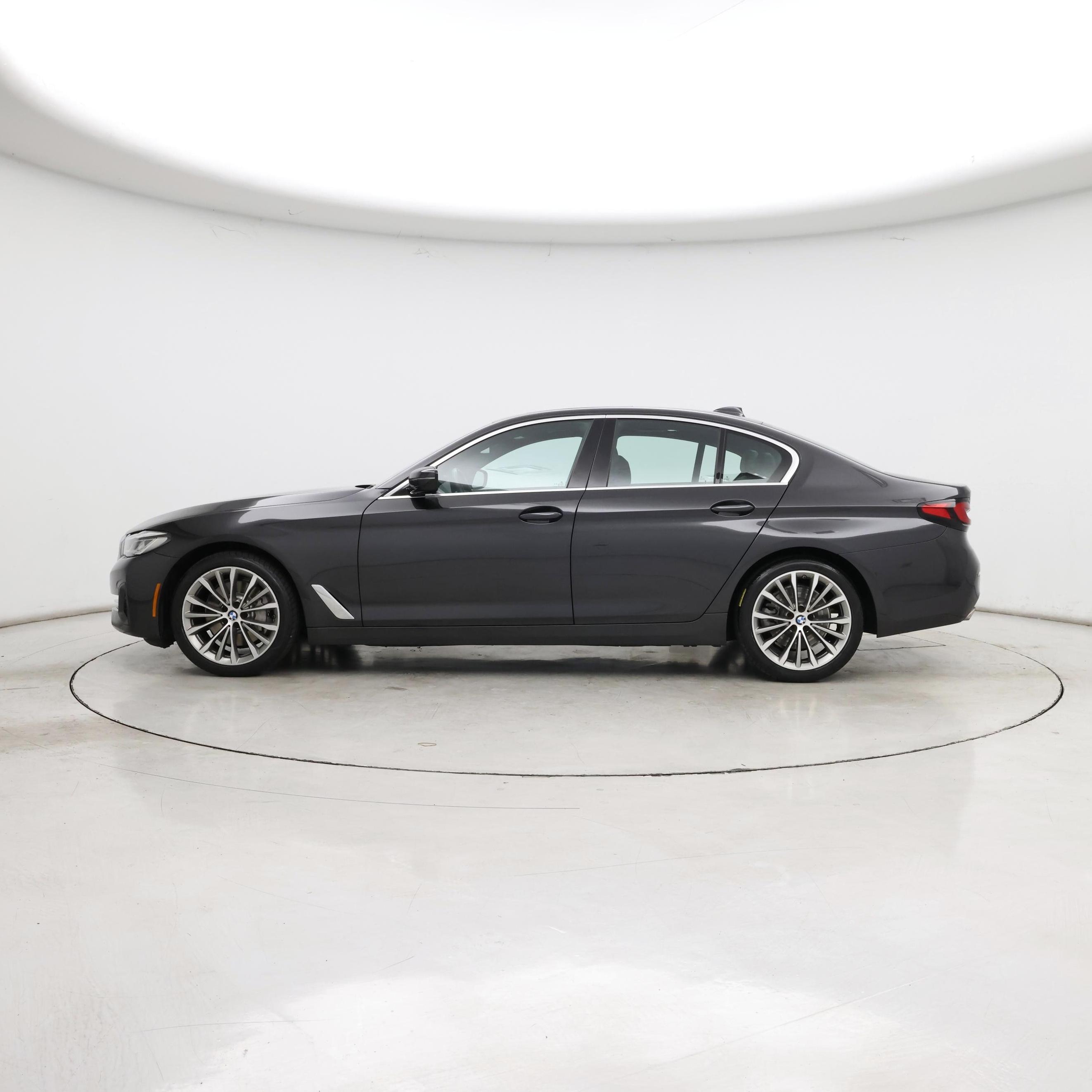 Thumbnail: 2023 BMW 5 Series - 3