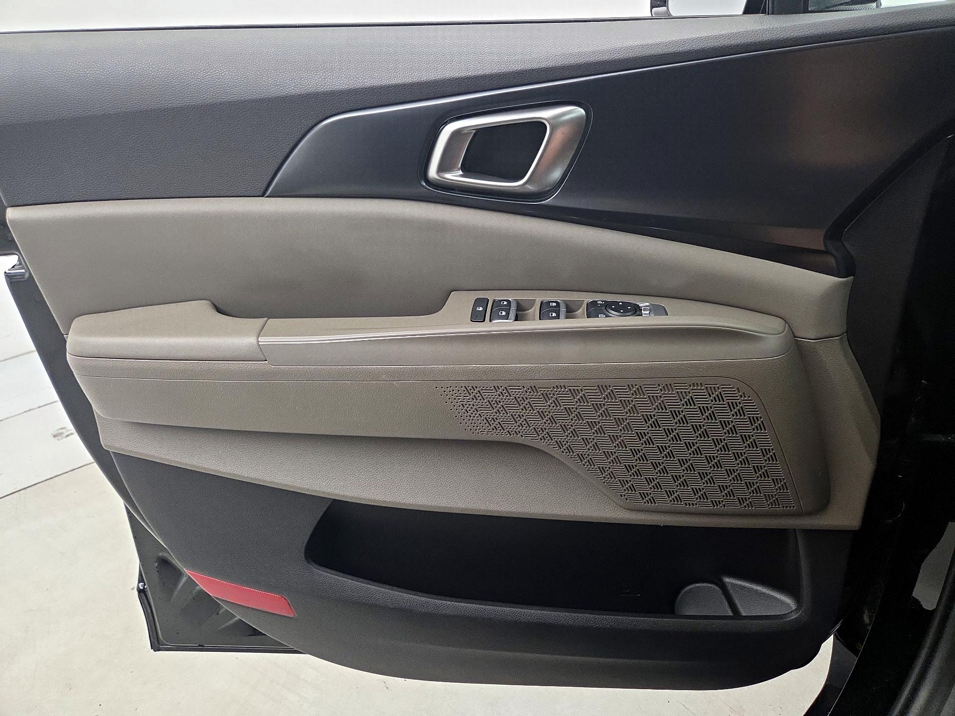 Thumbnail: 2025 Kia Carnival - 12