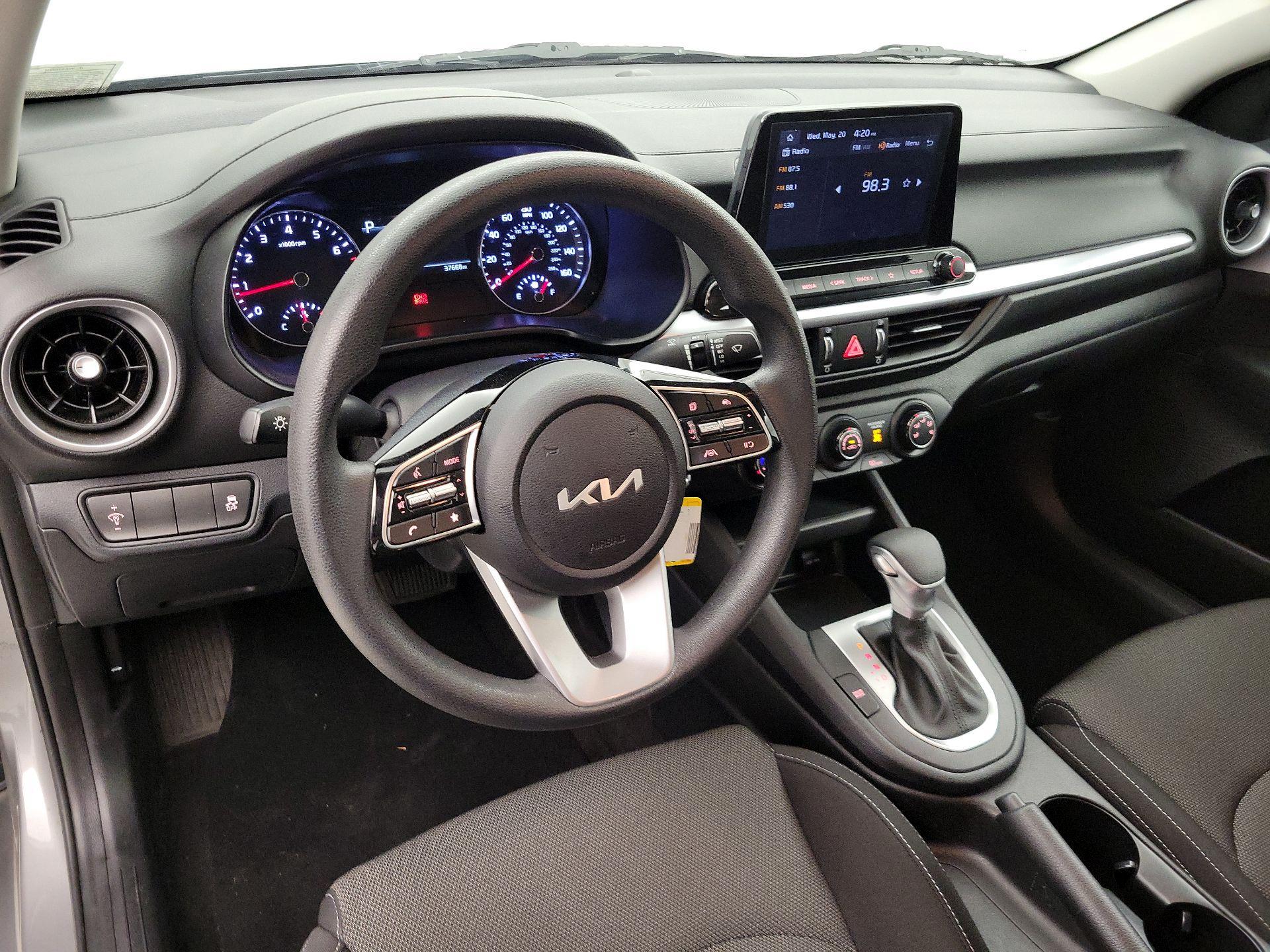 Thumbnail: 2023 Kia Forte - 9