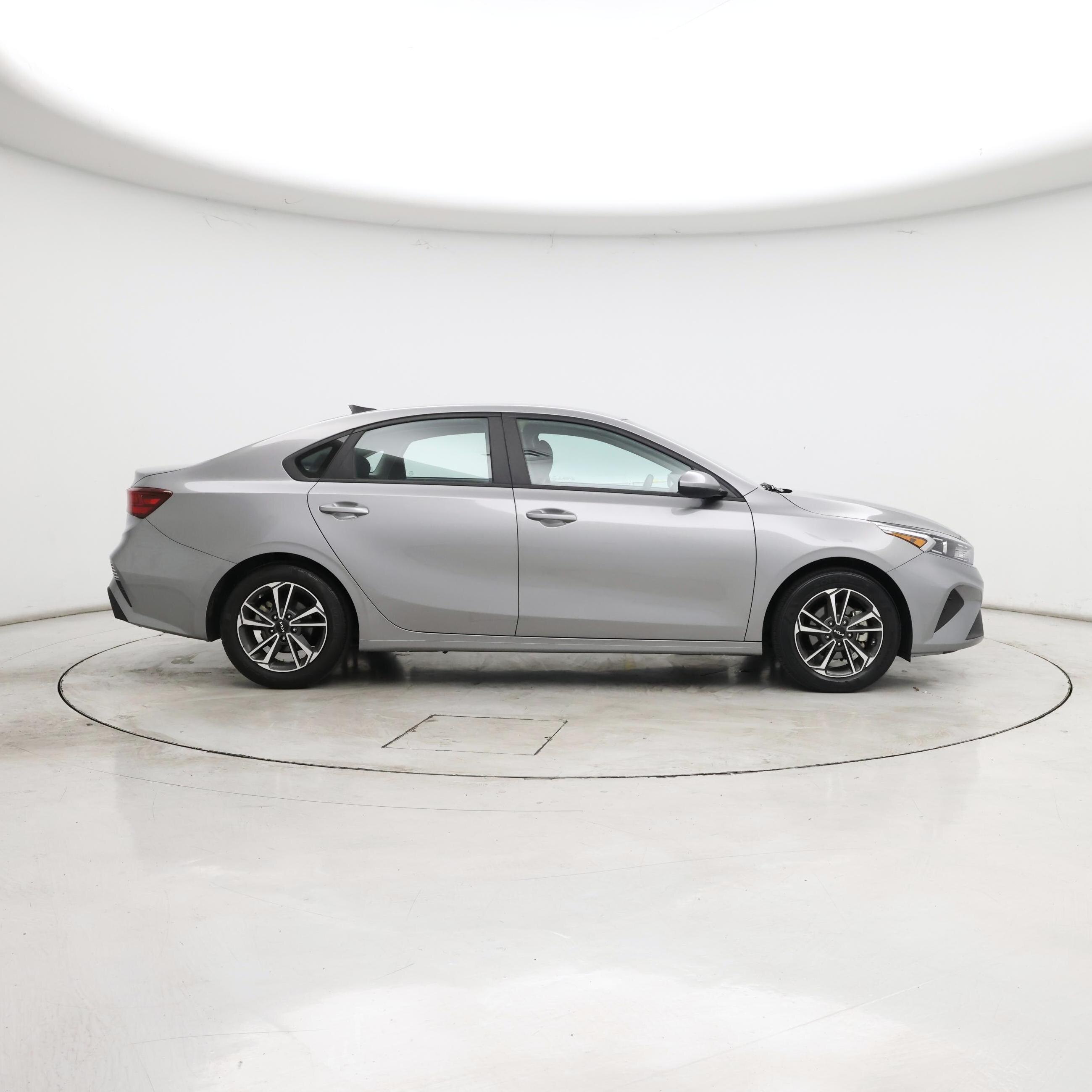 Thumbnail: 2023 Kia Forte - 7
