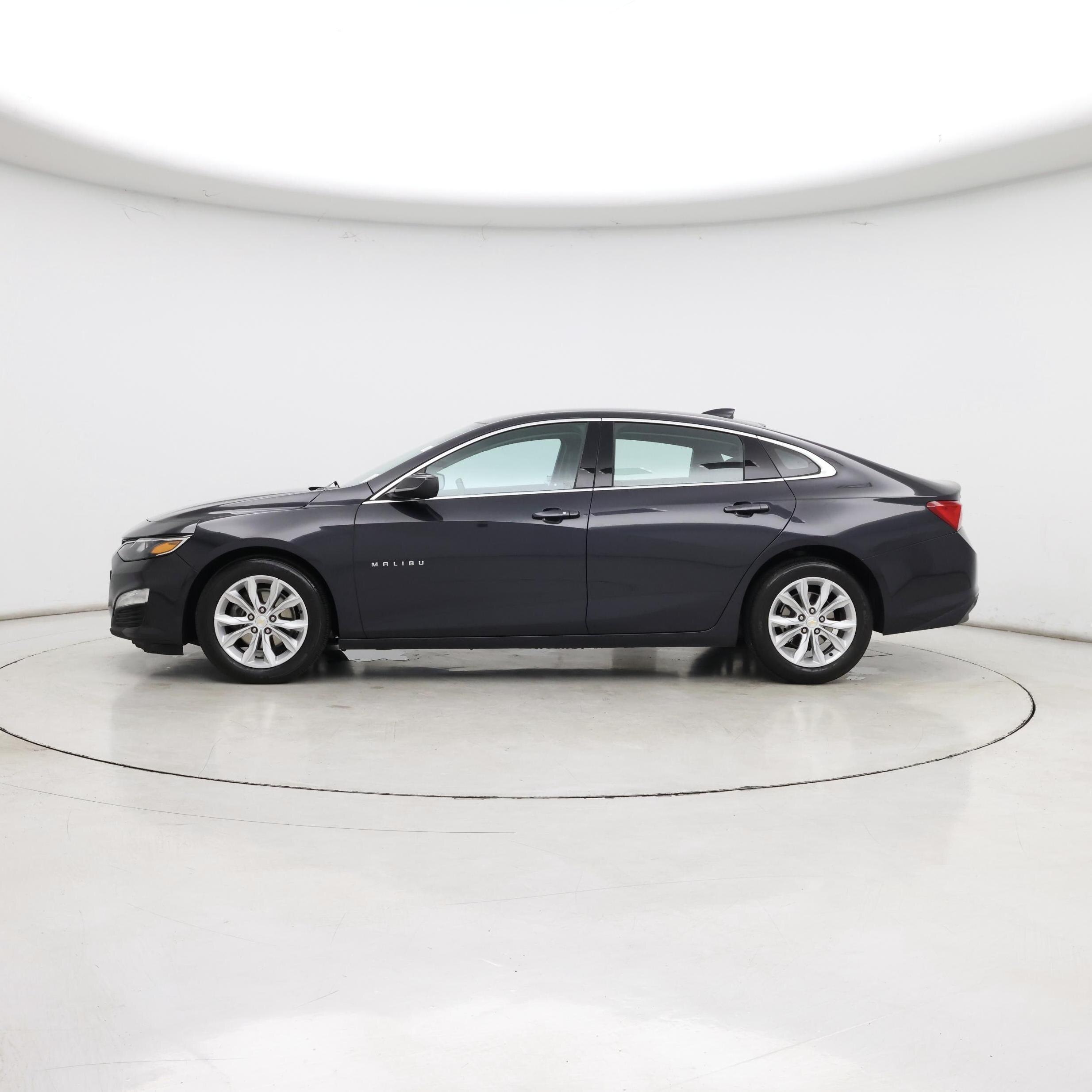 Thumbnail: 2023 Chevrolet Malibu - 3