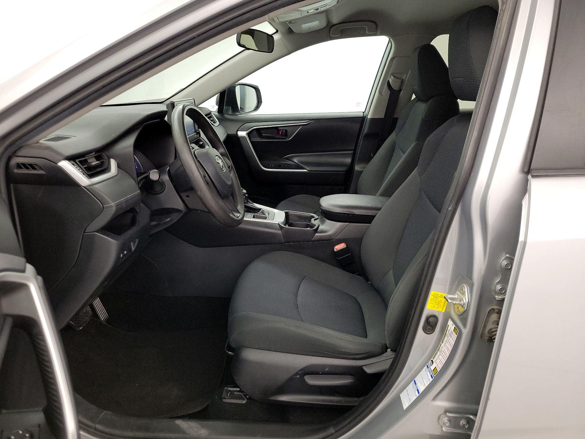 Thumbnail: 2020 Toyota RAV4 - 11