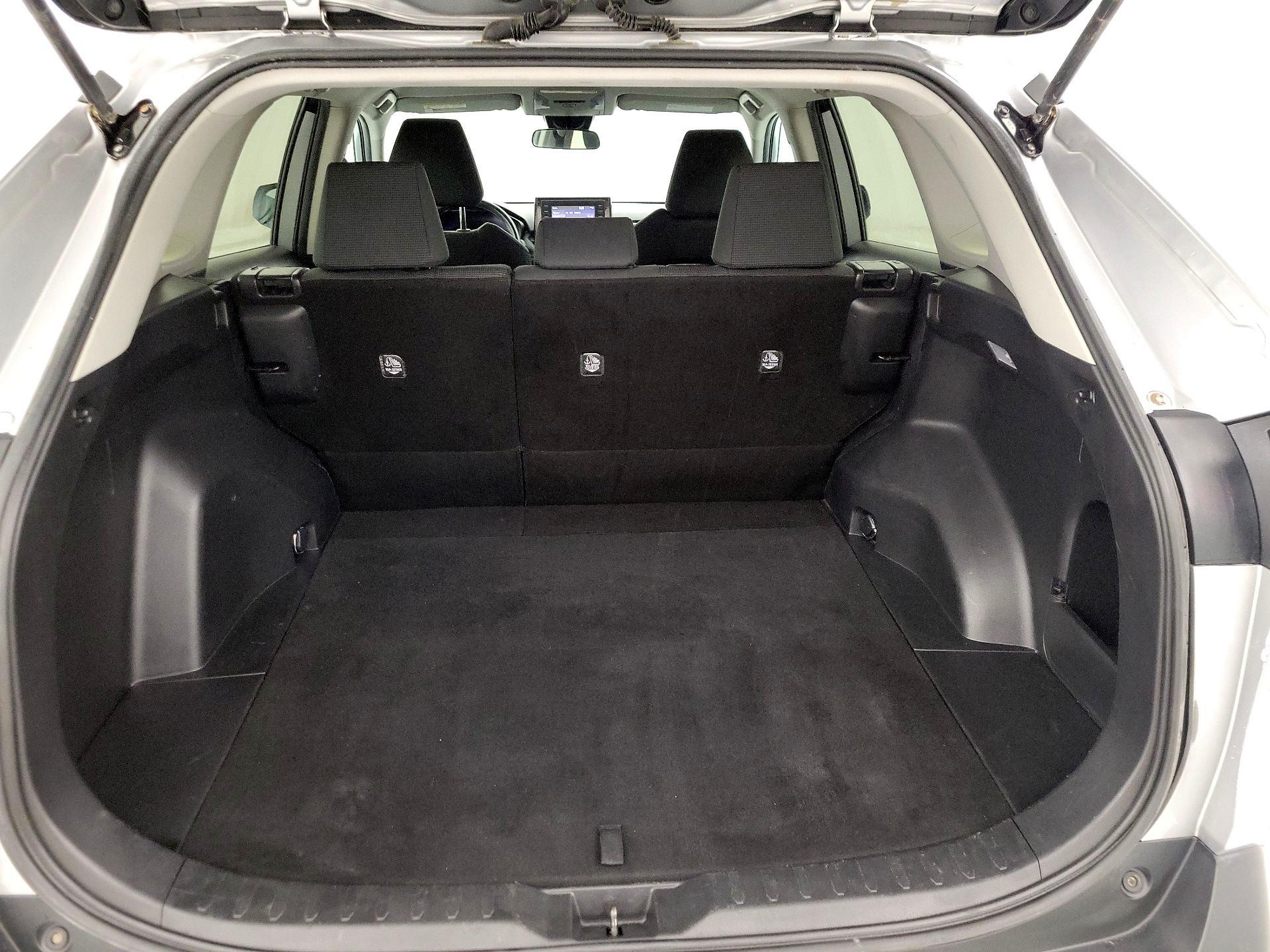 Thumbnail: 2020 Toyota RAV4 - 20