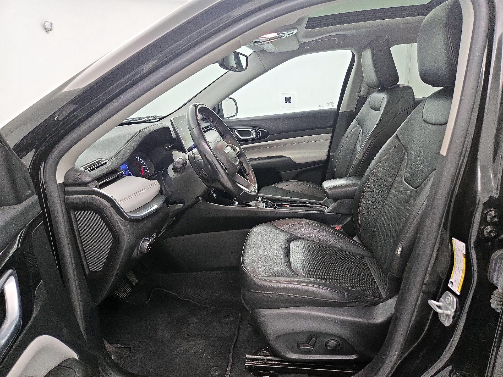 Thumbnail: 2022 Jeep Compass - 11