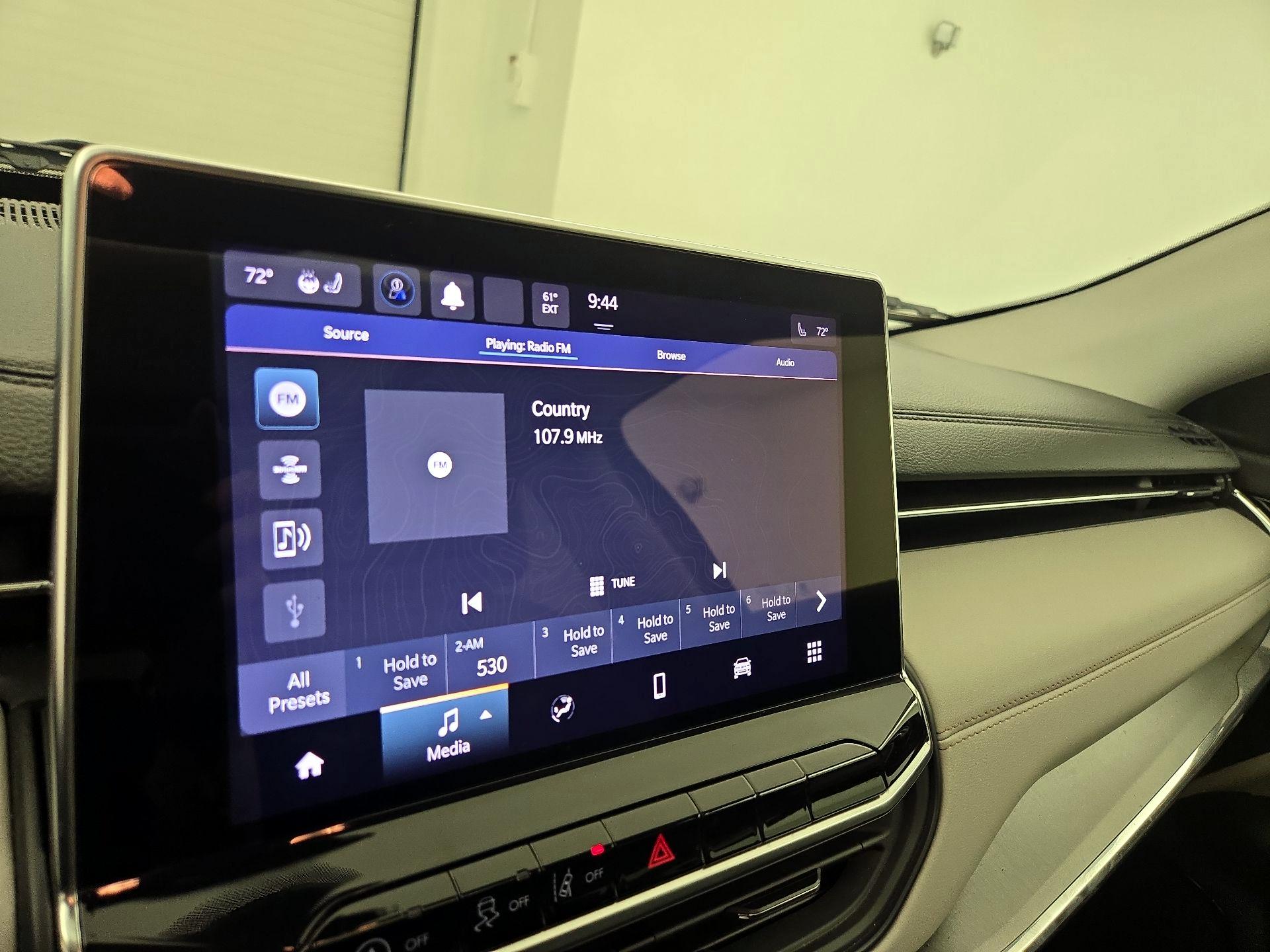 Thumbnail: 2022 Jeep Compass - 15