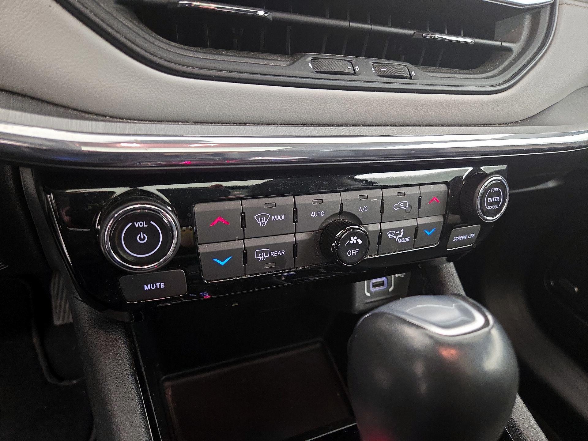 Thumbnail: 2022 Jeep Compass - 16