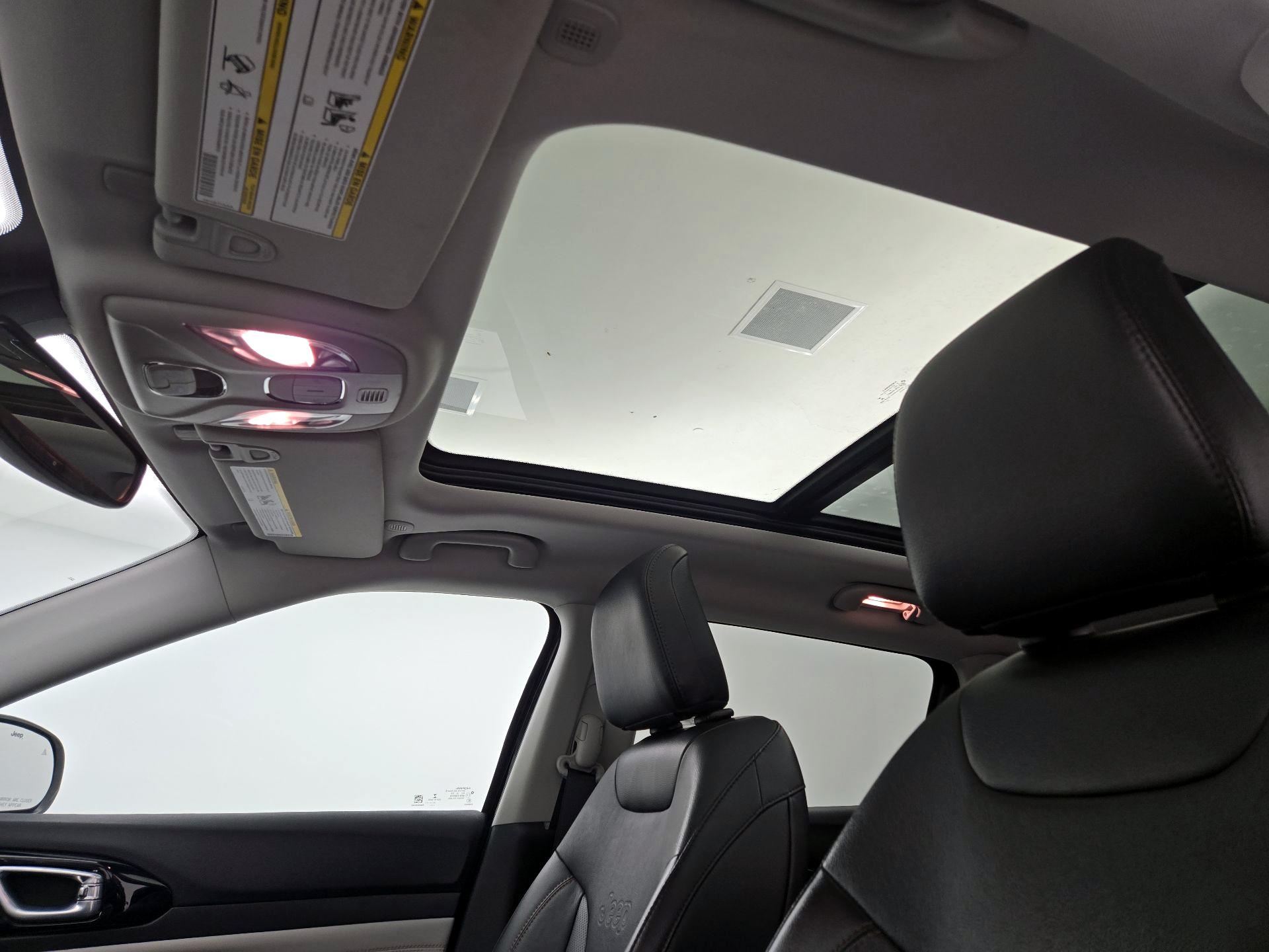 Thumbnail: 2022 Jeep Compass - 19