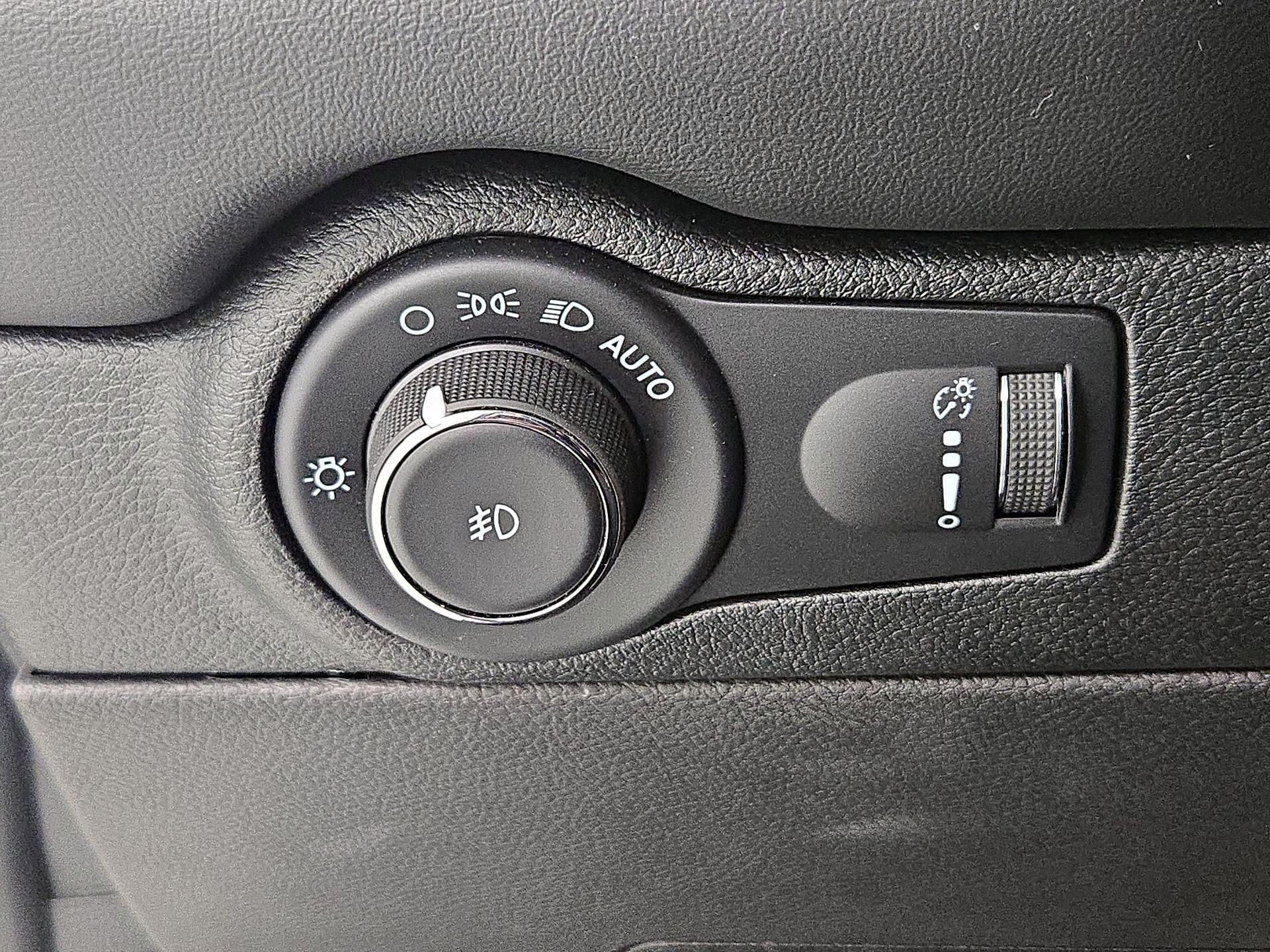 Thumbnail: 2022 Dodge Durango - 13