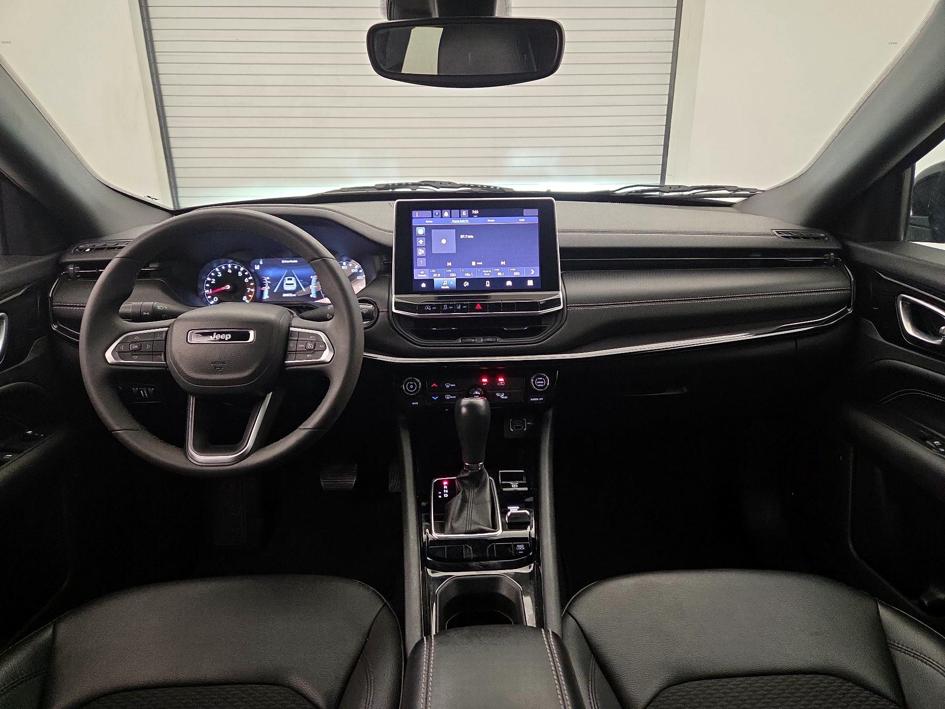 Thumbnail: 2022 Jeep Compass - 9