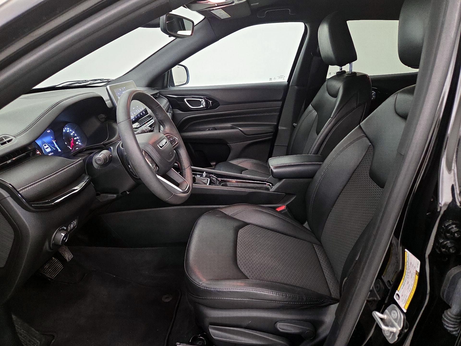 Thumbnail: 2022 Jeep Compass - 11