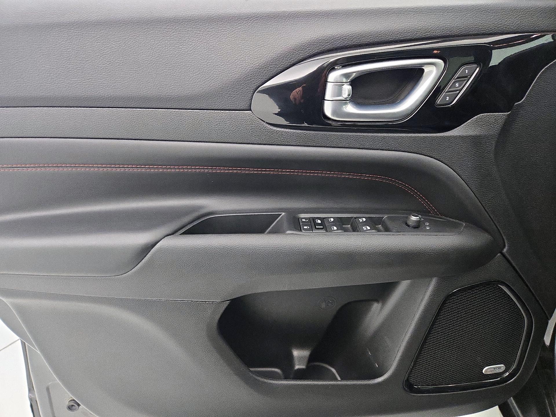 Thumbnail: 2022 Jeep Compass - 12