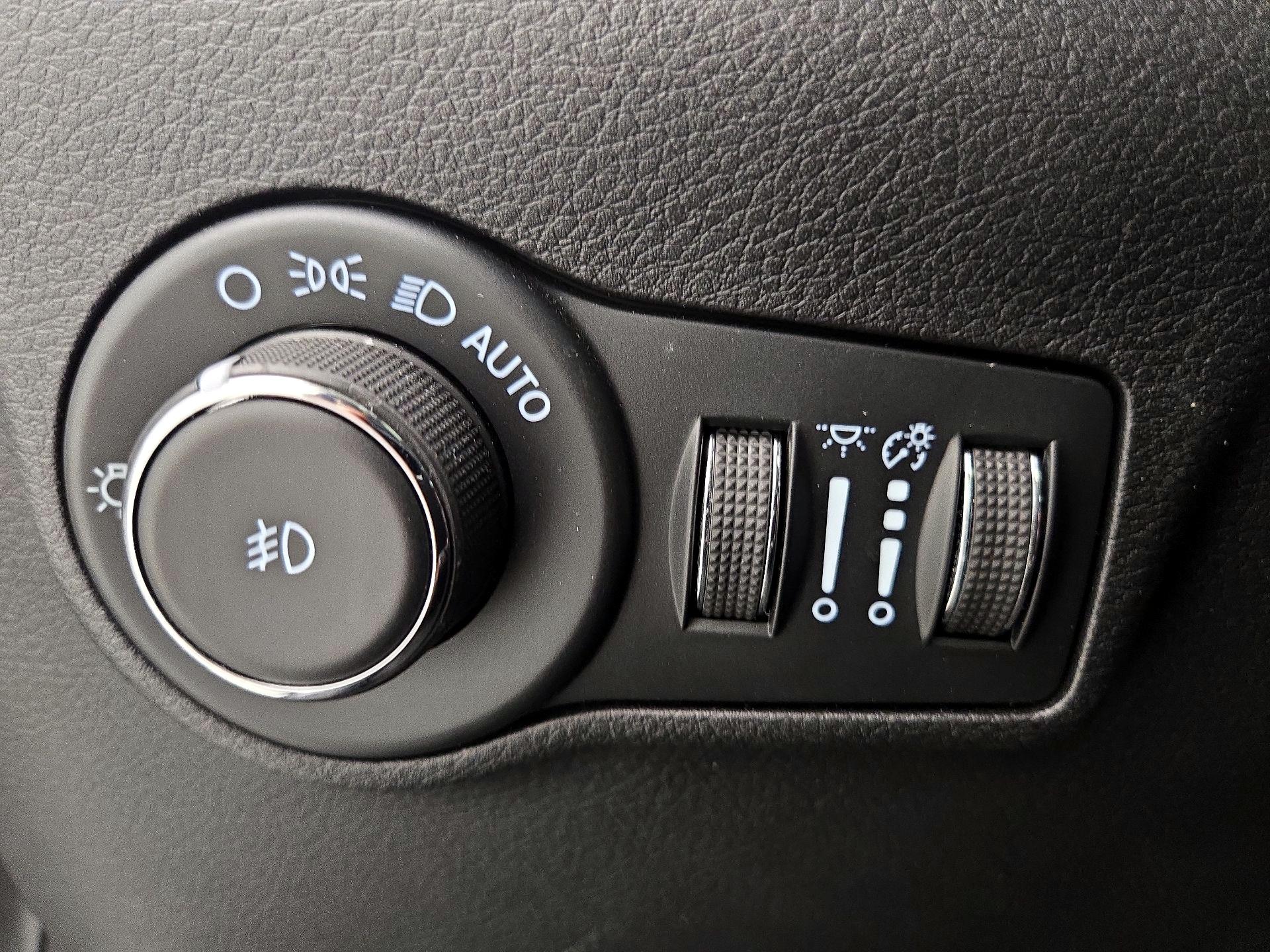 Thumbnail: 2022 Jeep Compass - 13