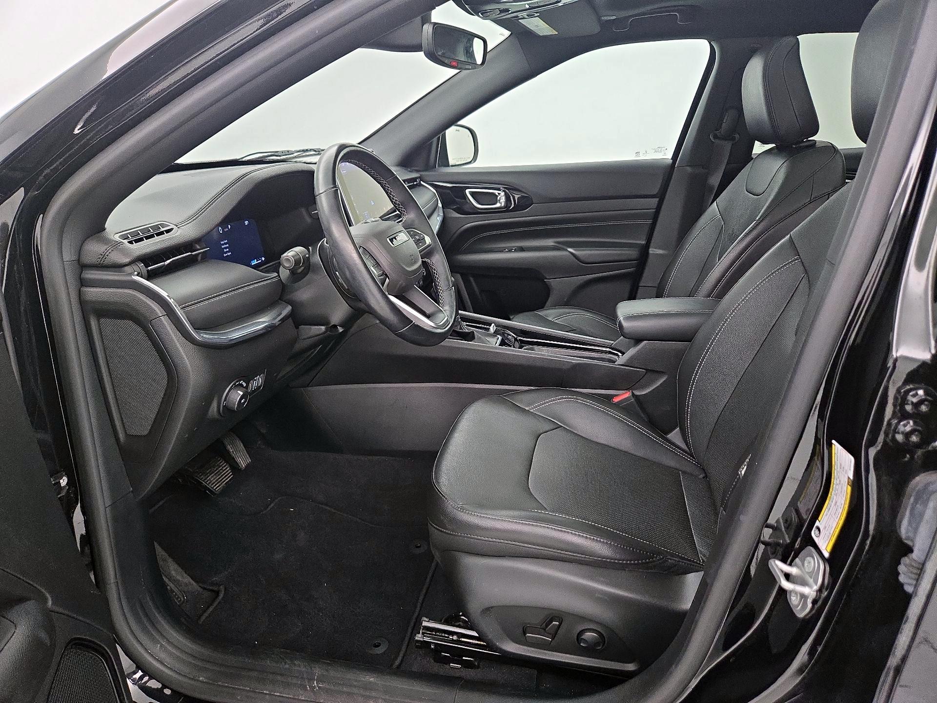Thumbnail: 2022 Jeep Compass - 11
