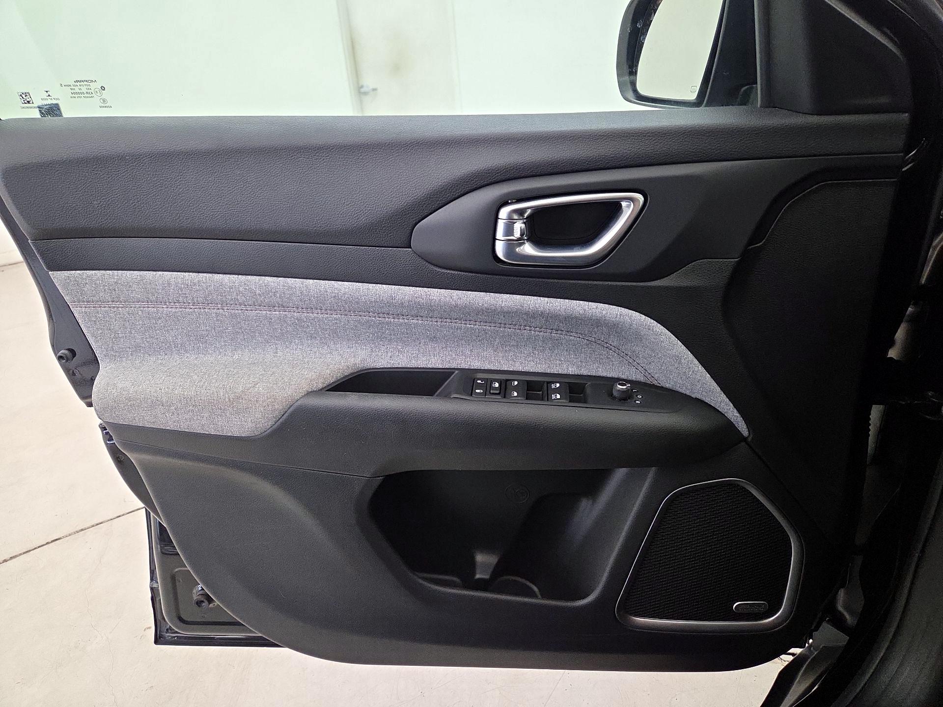 Thumbnail: 2022 Jeep Compass - 12