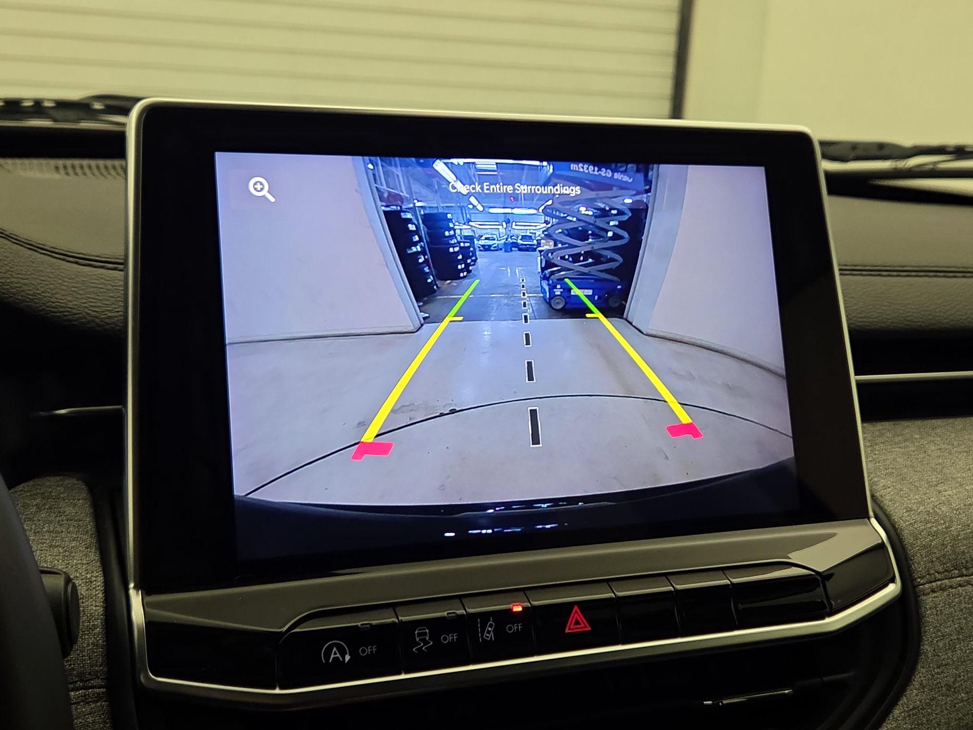 Thumbnail: 2022 Jeep Compass - 14