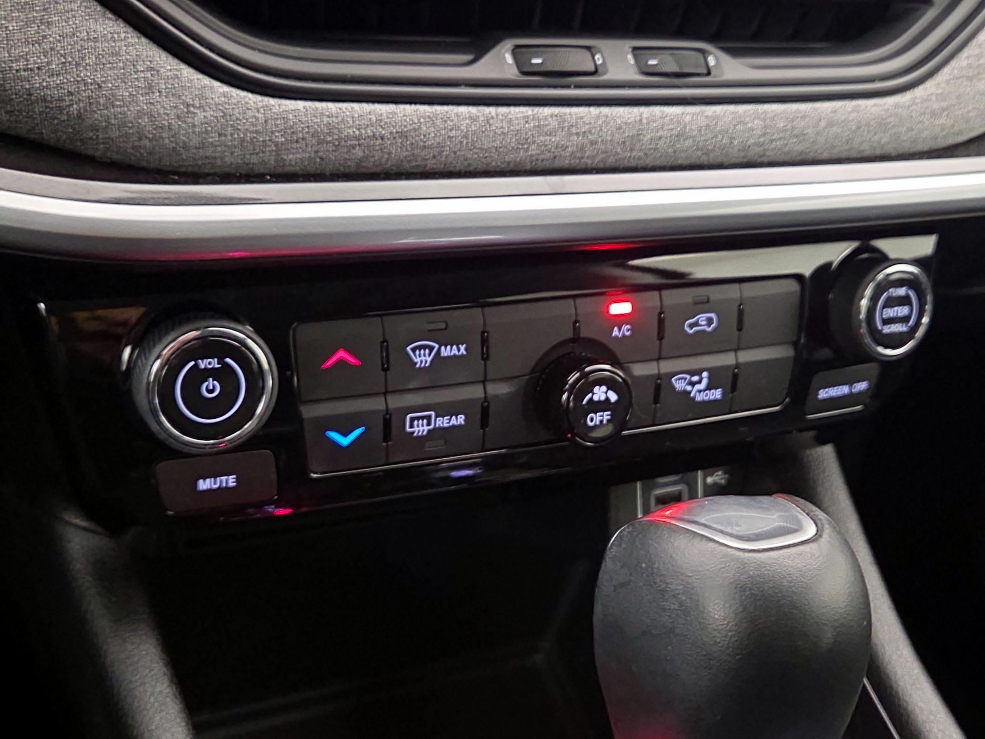 Thumbnail: 2022 Jeep Compass - 16