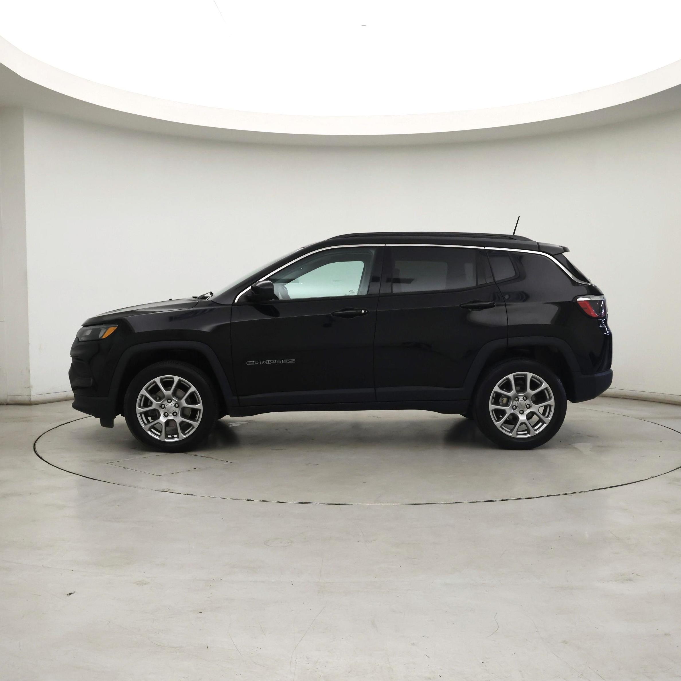 Thumbnail: 2022 Jeep Compass - 3