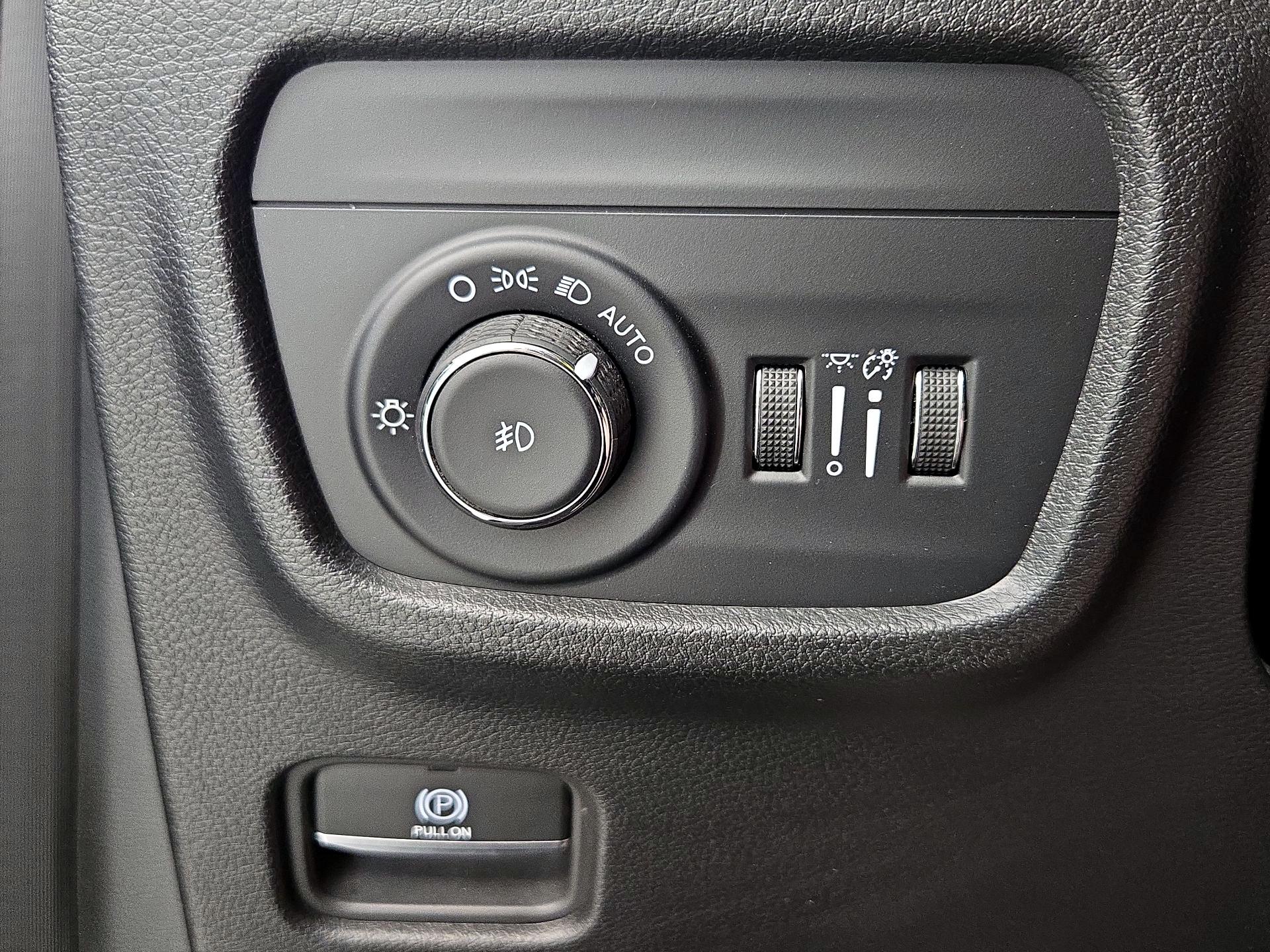 Thumbnail: 2023 Jeep Grand Cherokee - 13