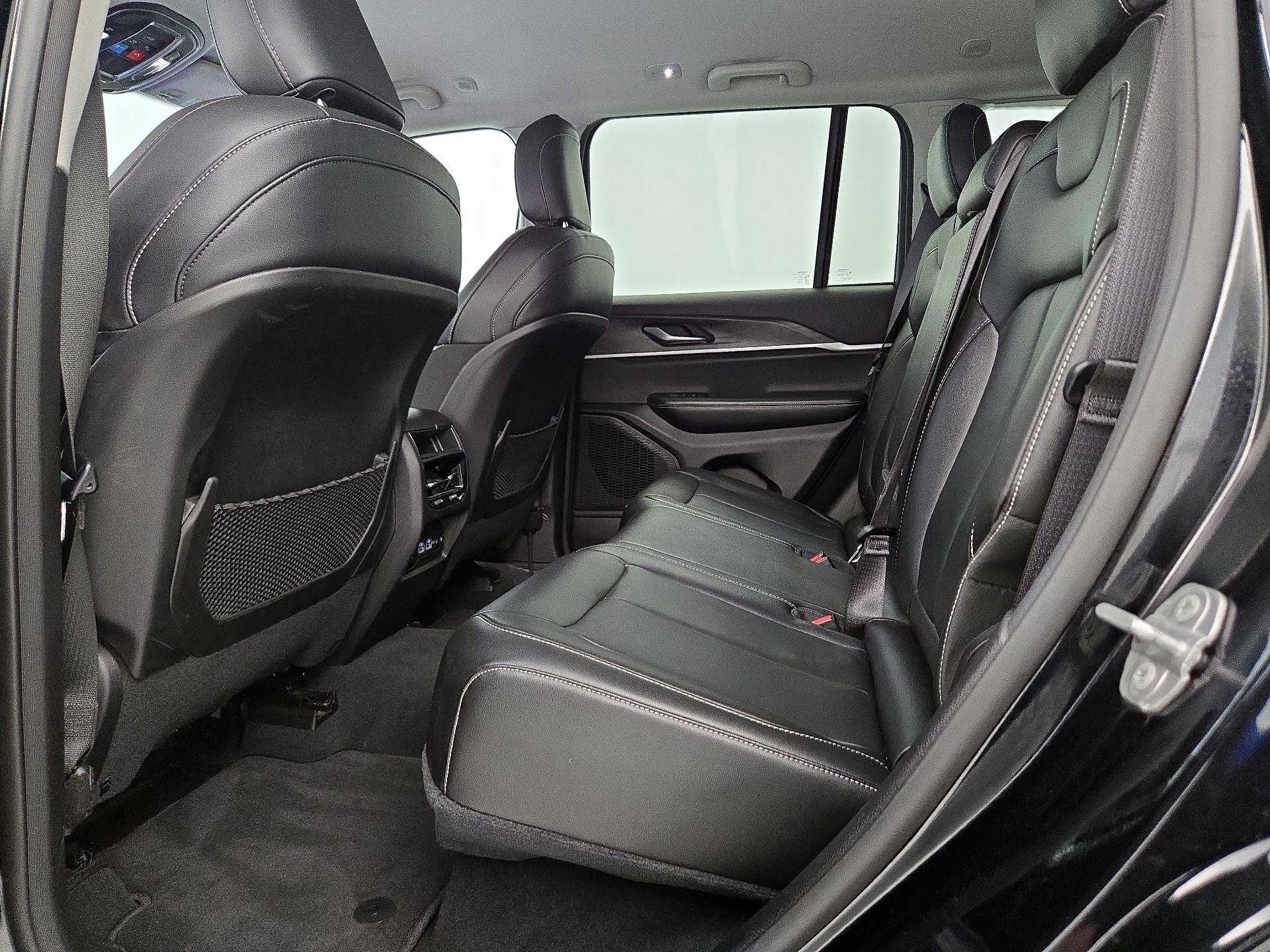 Thumbnail: 2023 Jeep Grand Cherokee - 20