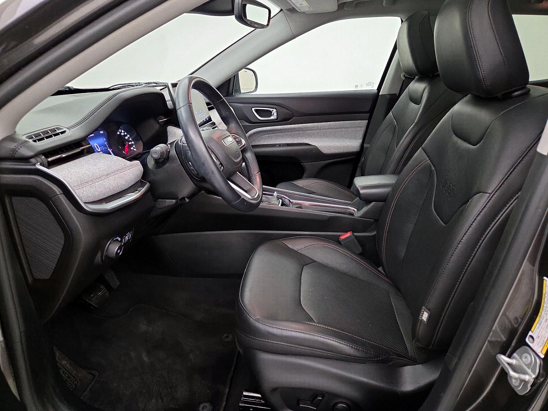 Thumbnail: 2022 Jeep Compass - 11