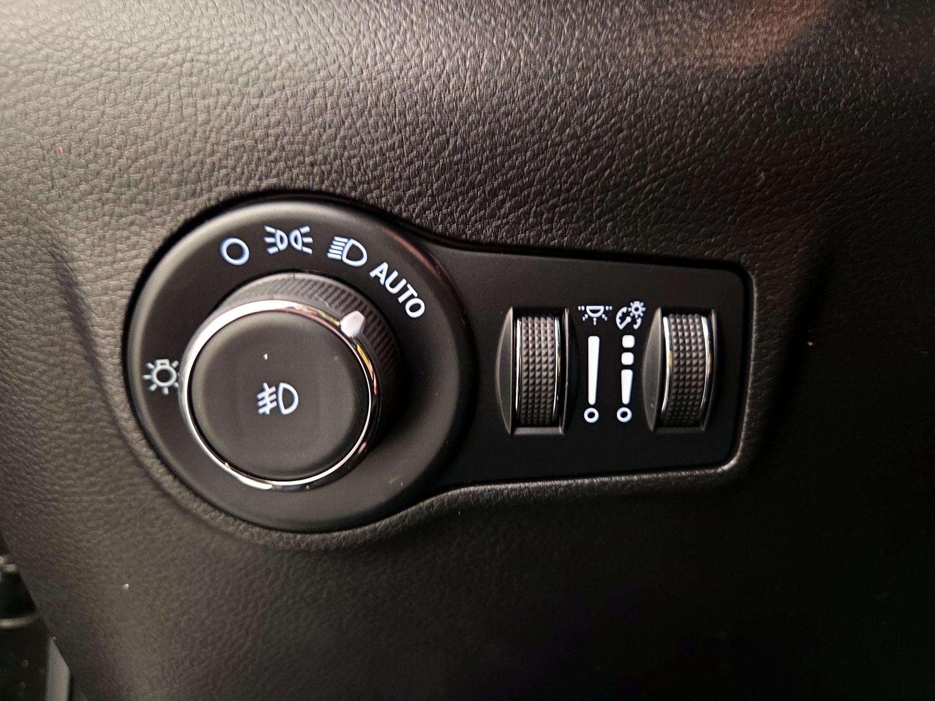 Thumbnail: 2022 Jeep Compass - 13