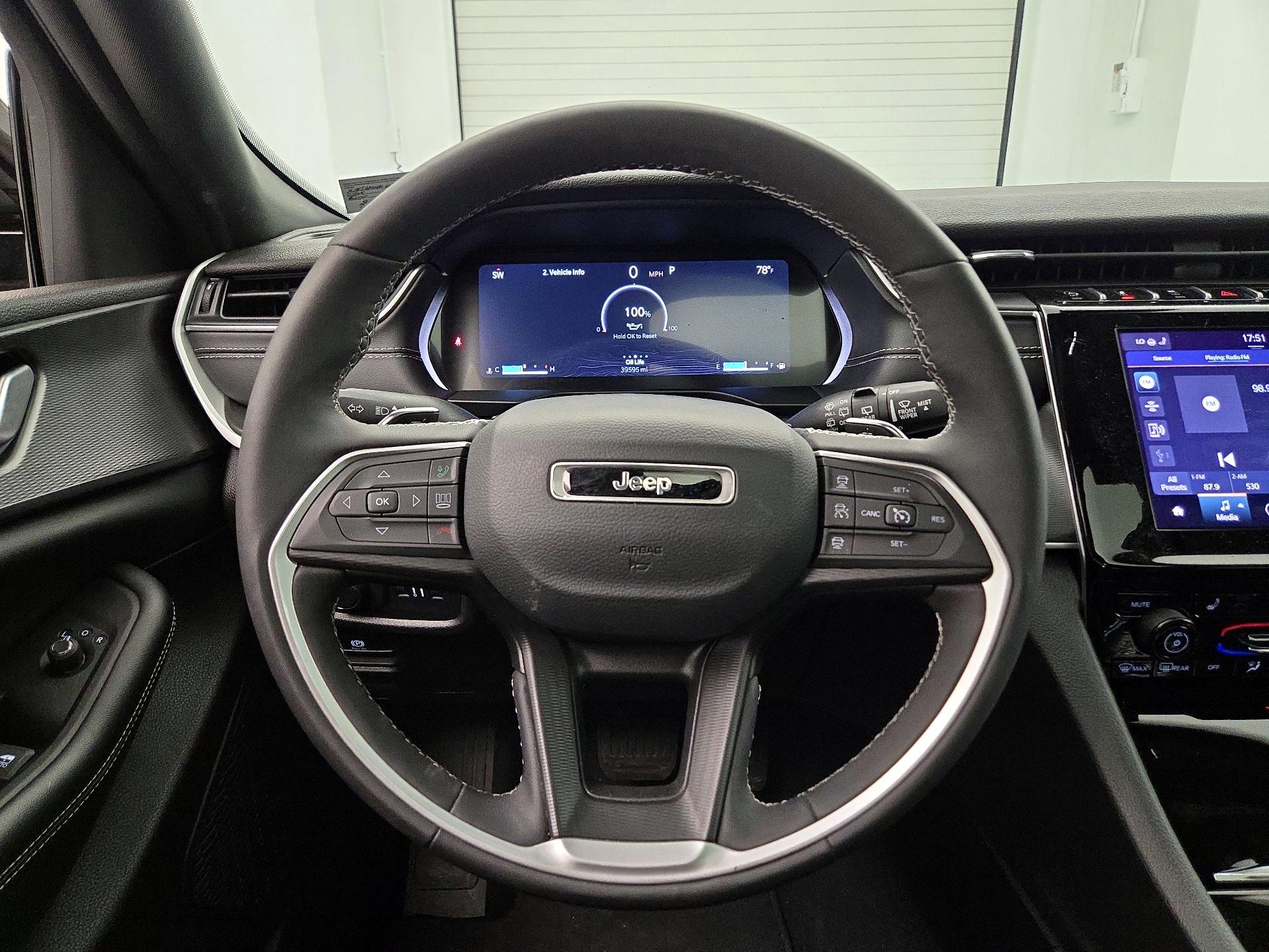 Thumbnail: 2023 Jeep Grand Cherokee - 10