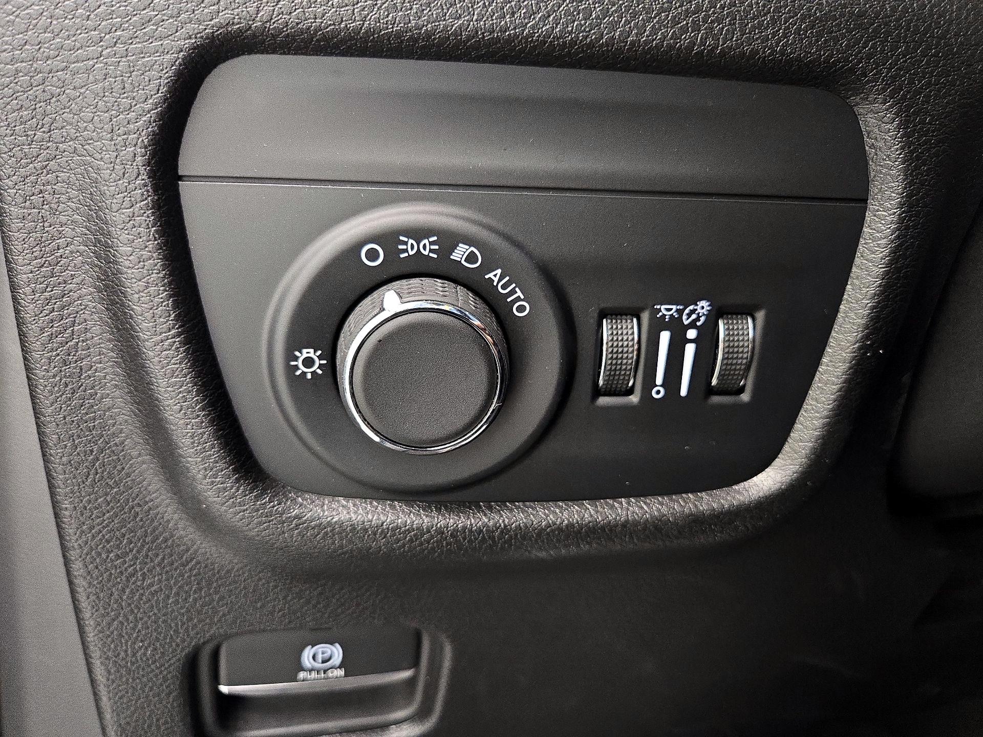 Thumbnail: 2023 Jeep Grand Cherokee - 13