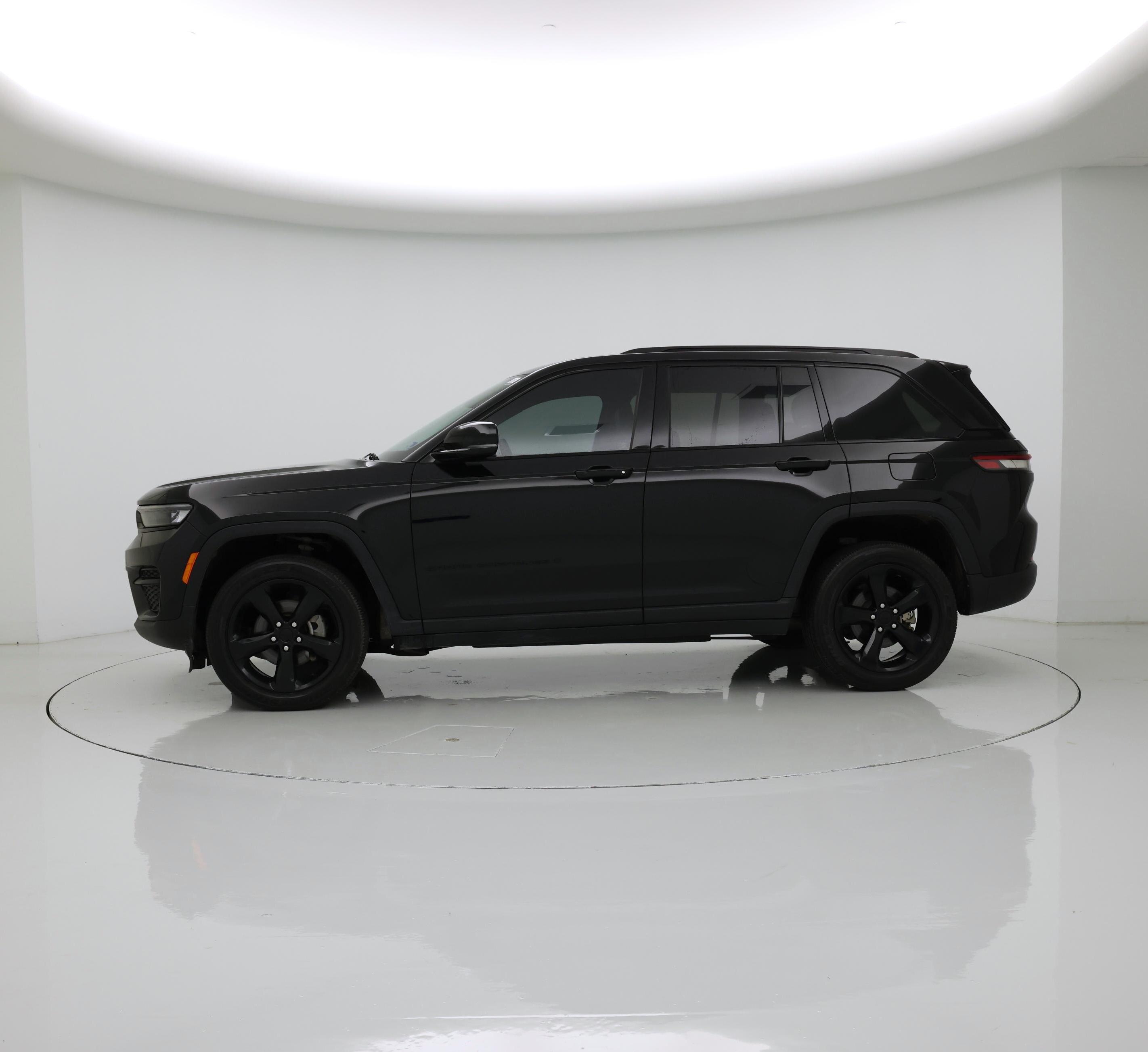 Thumbnail: 2023 Jeep Grand Cherokee - 3