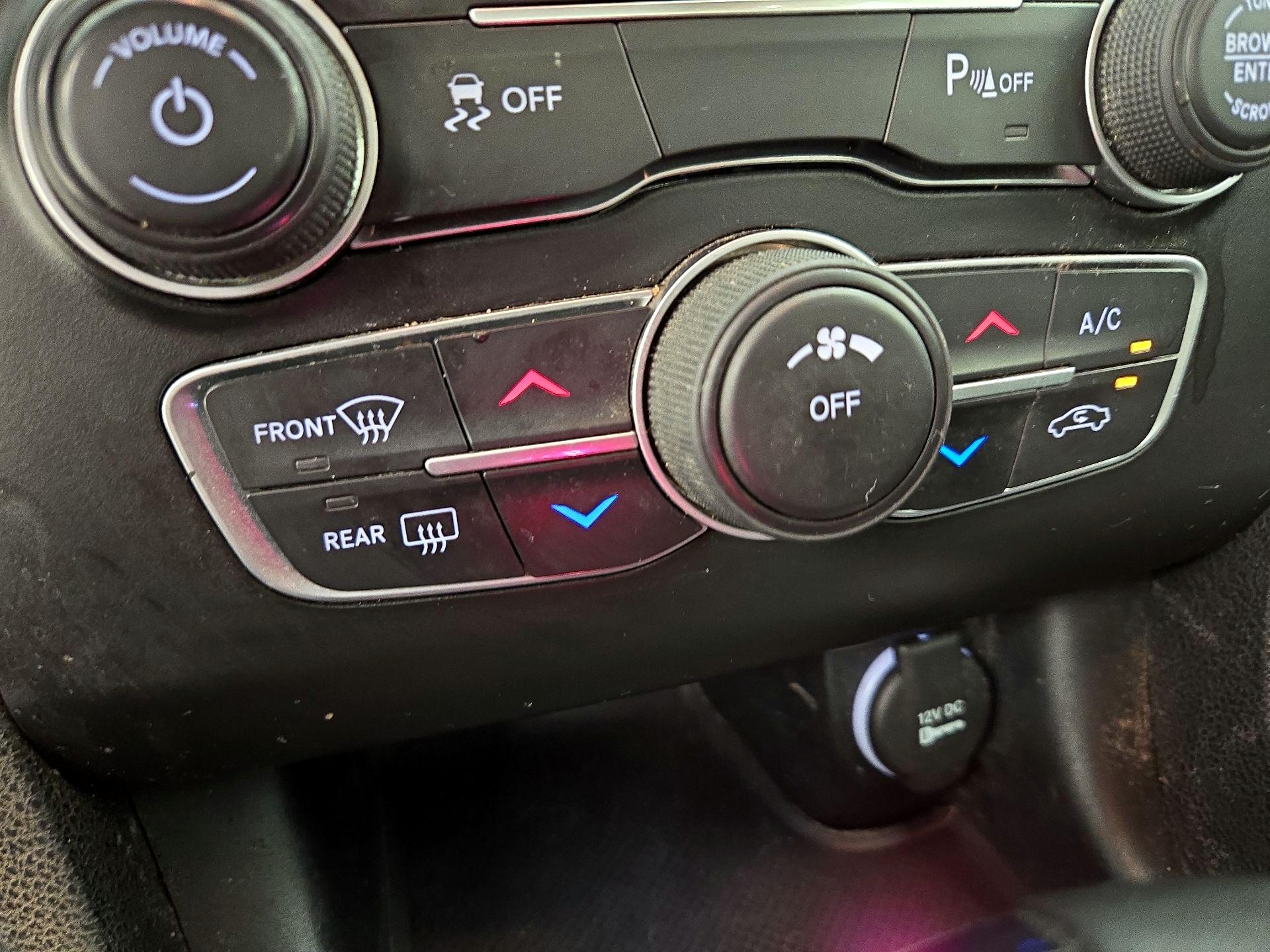 Thumbnail: 2021 Dodge Charger - 16