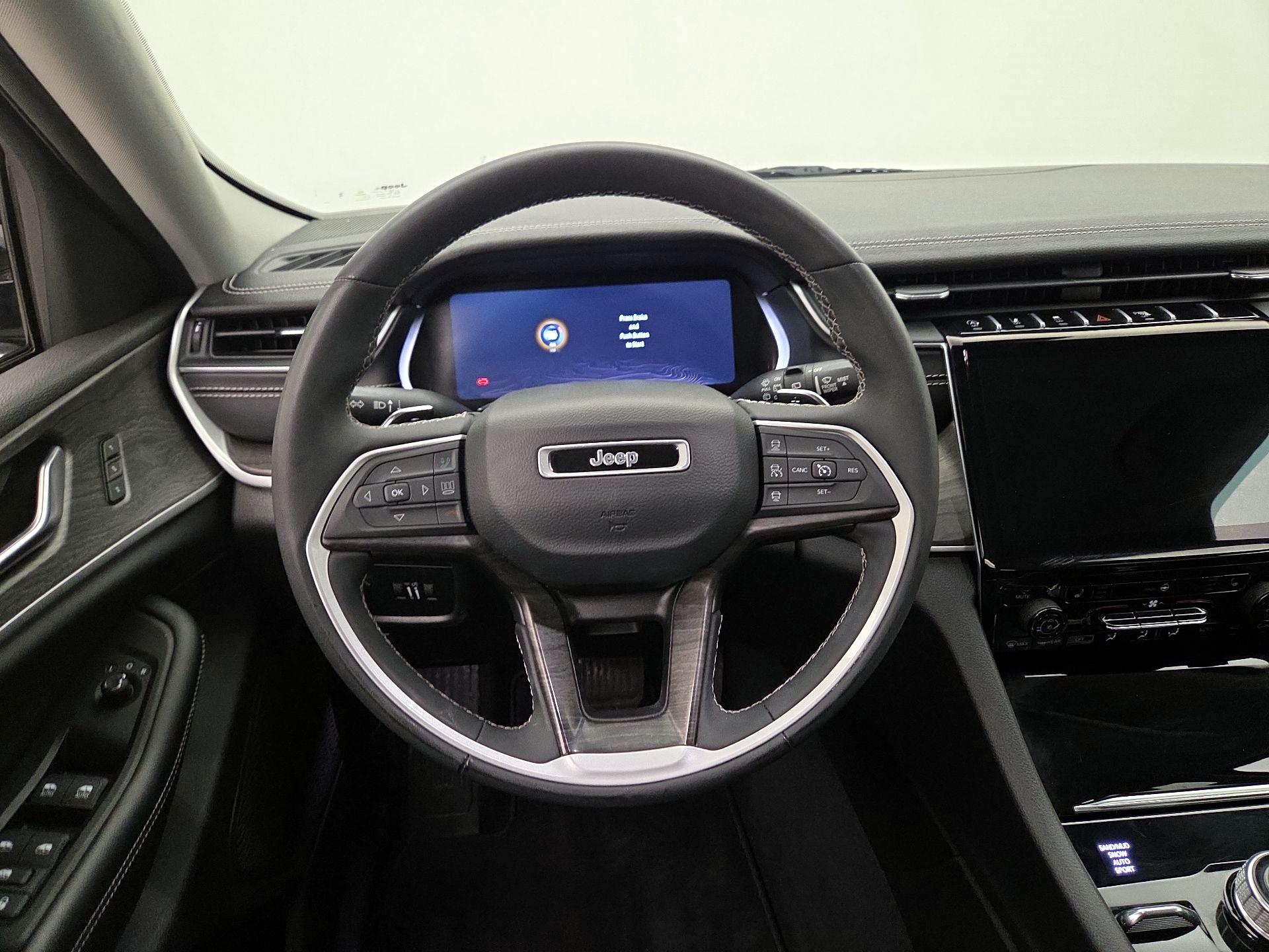 Thumbnail: 2023 Jeep Grand Cherokee - 10