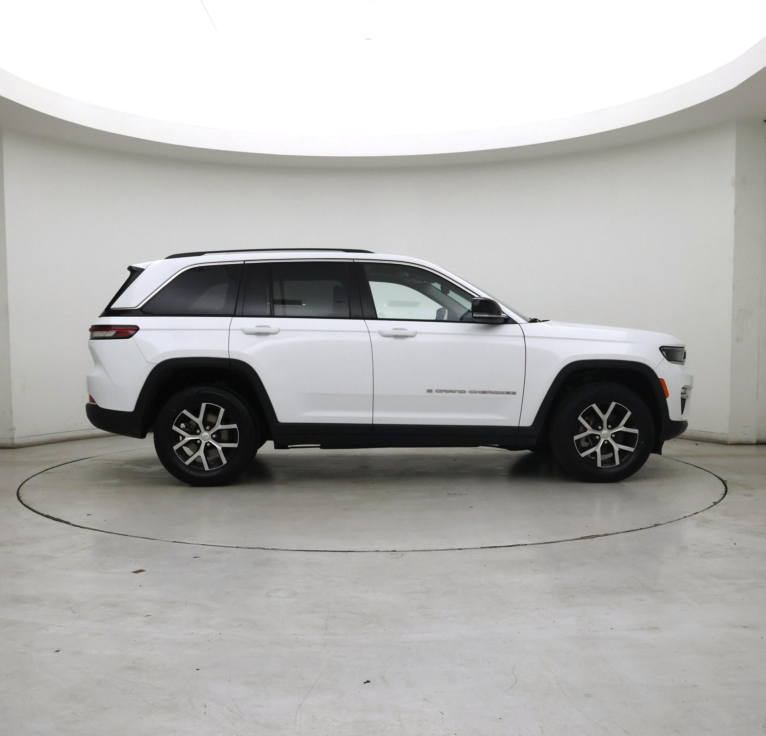 Thumbnail: 2023 Jeep Grand Cherokee - 7