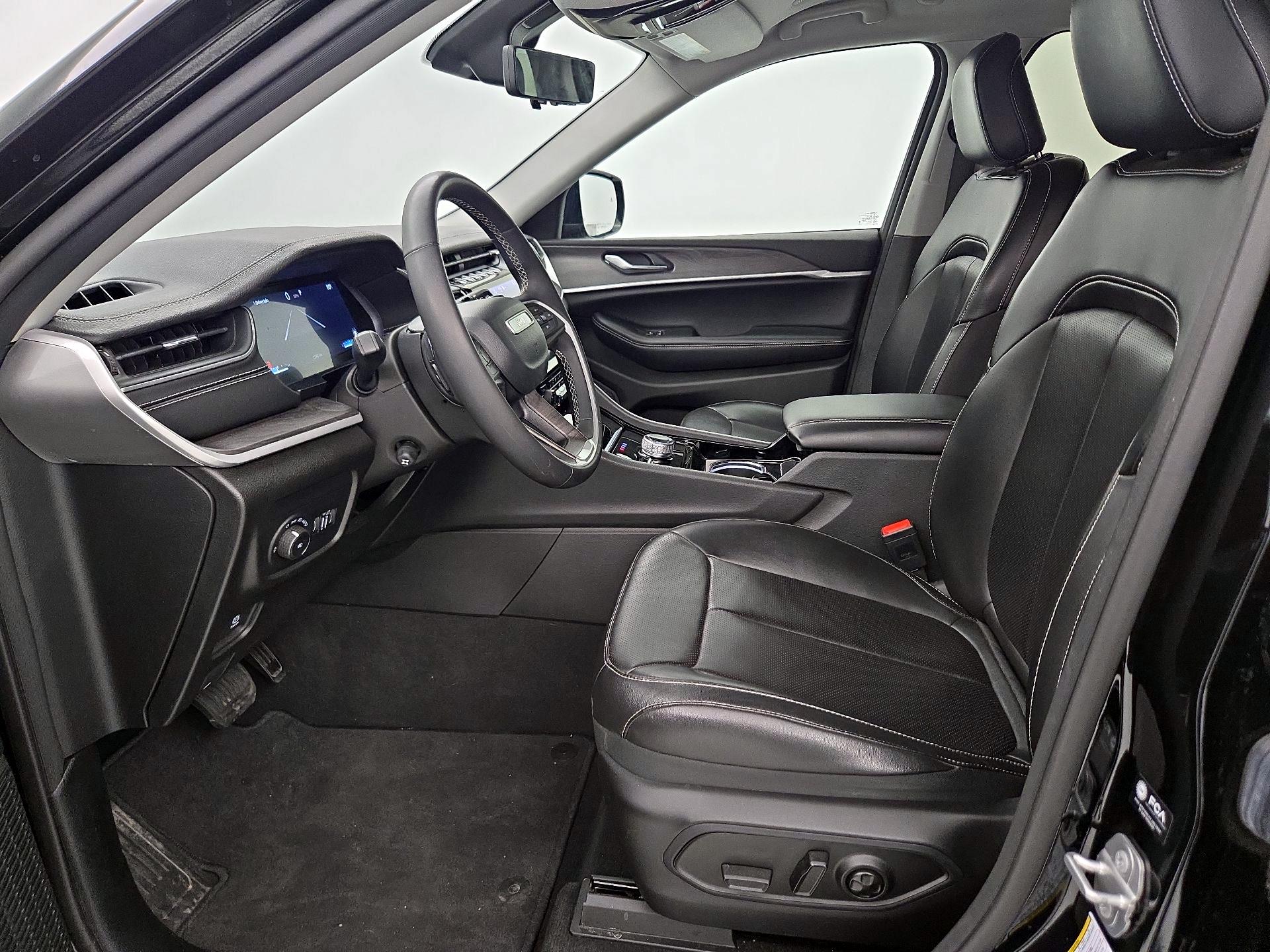 Thumbnail: 2023 Jeep Grand Cherokee - 11