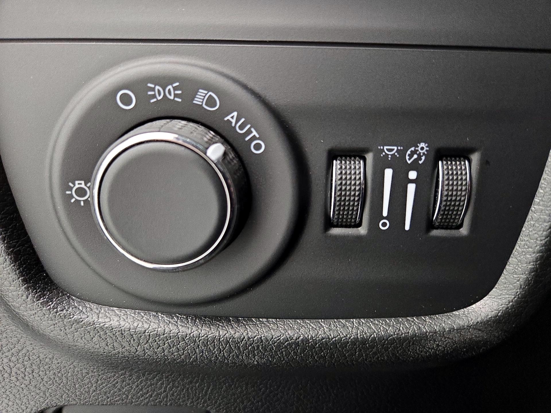 Thumbnail: 2022 Jeep Grand Cherokee - 13